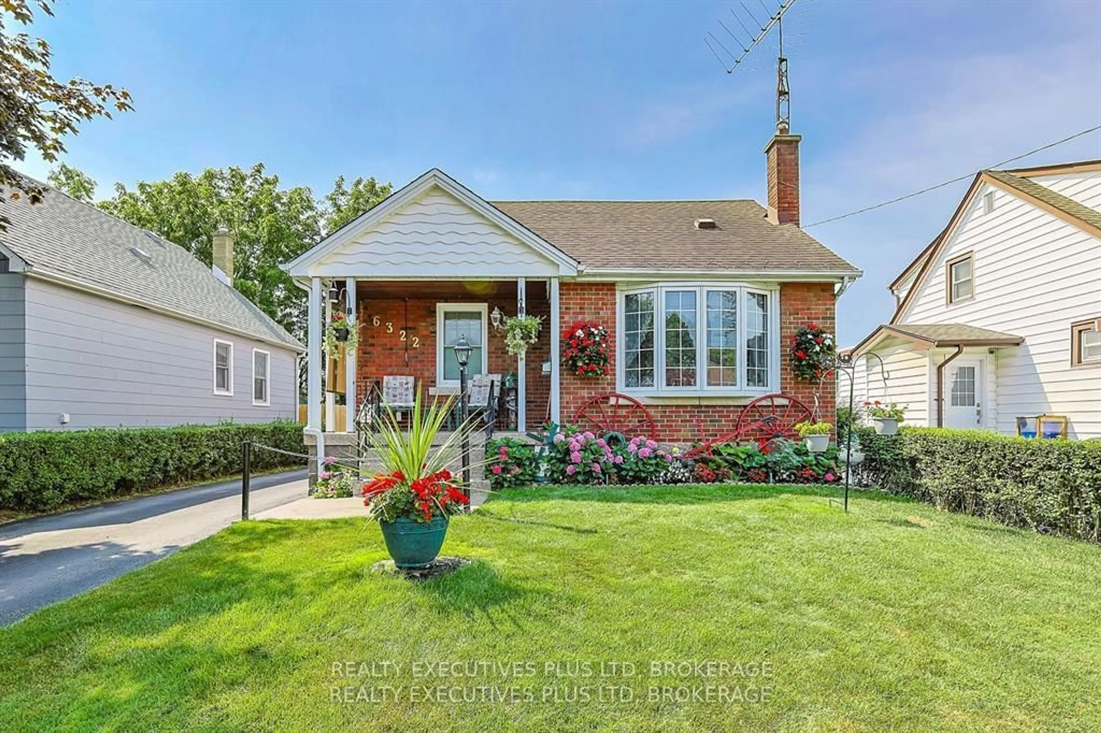 Home with brick exterior material, street for 6322 Monroe St, Niagara Falls Ontario L2G 2G8