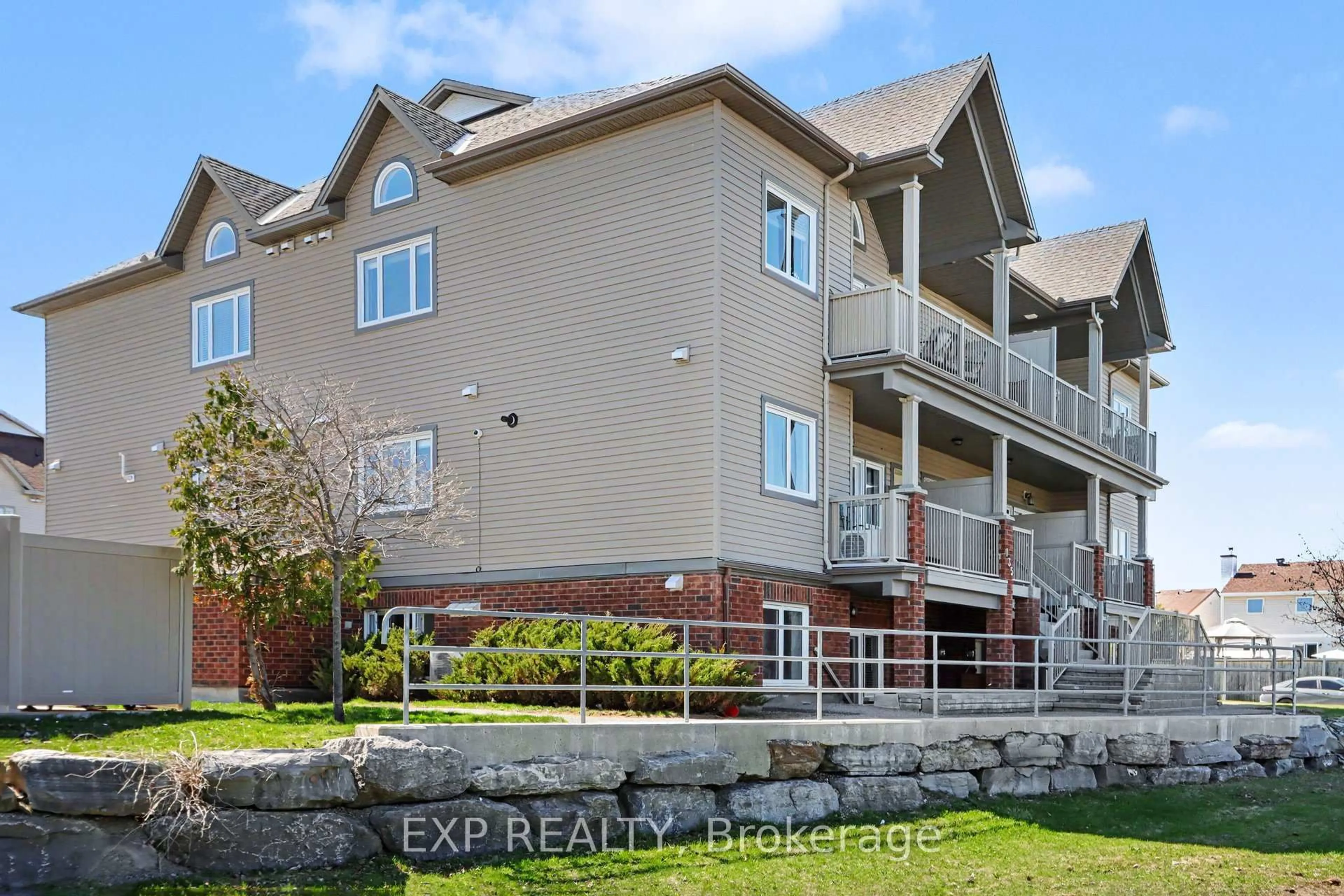 Unknown for 135 Harthill Way #J, Ottawa Ontario K2J 5V1
