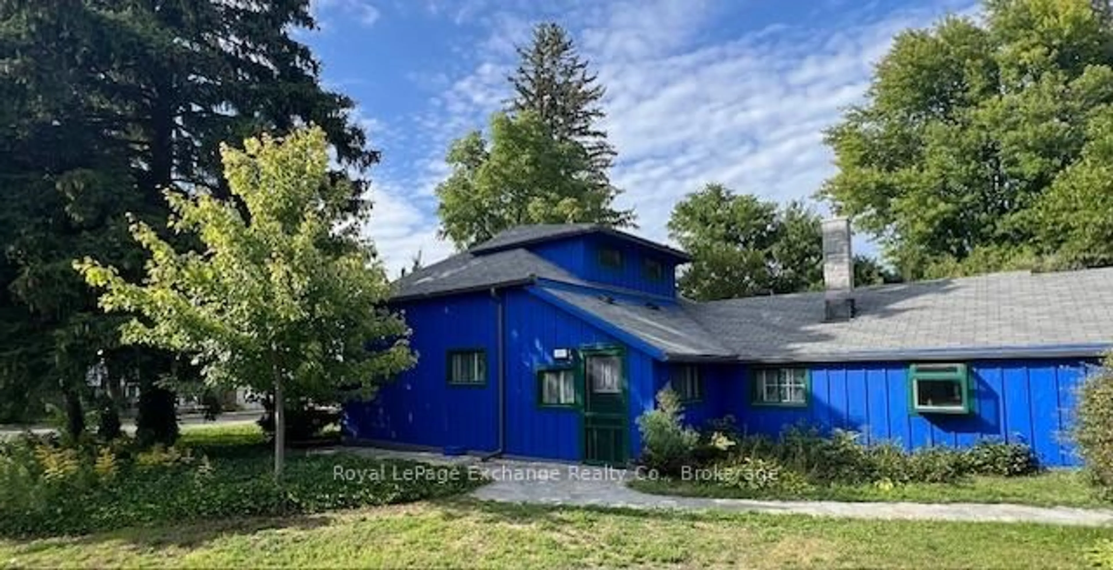 Home with vinyl exterior material, street for 251 St. Albert St, Kincardine Ontario N2Z 2J5