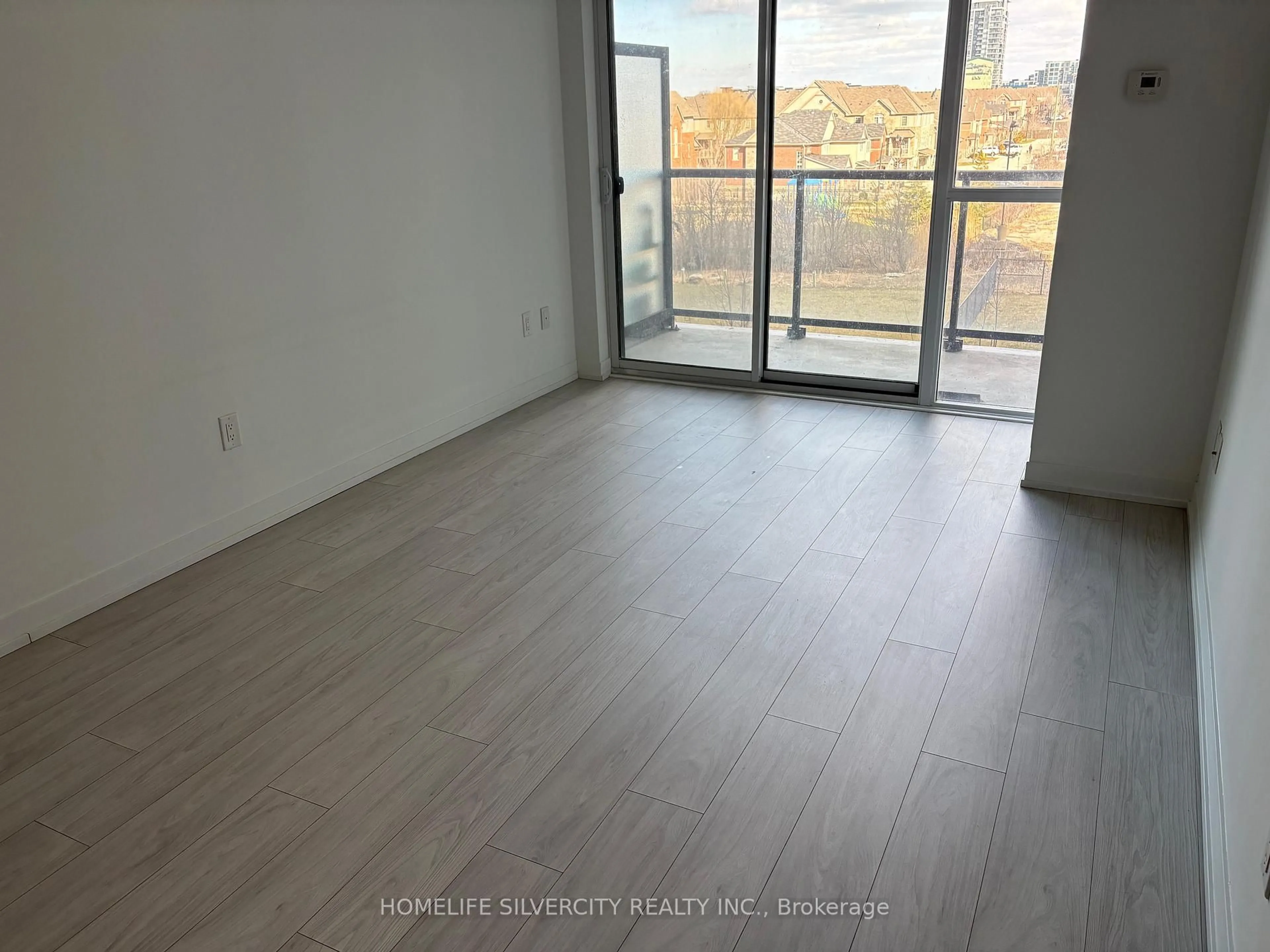 A pic of a room for 550 North Service Rd #312, Grimsby Ontario L3M 4E8