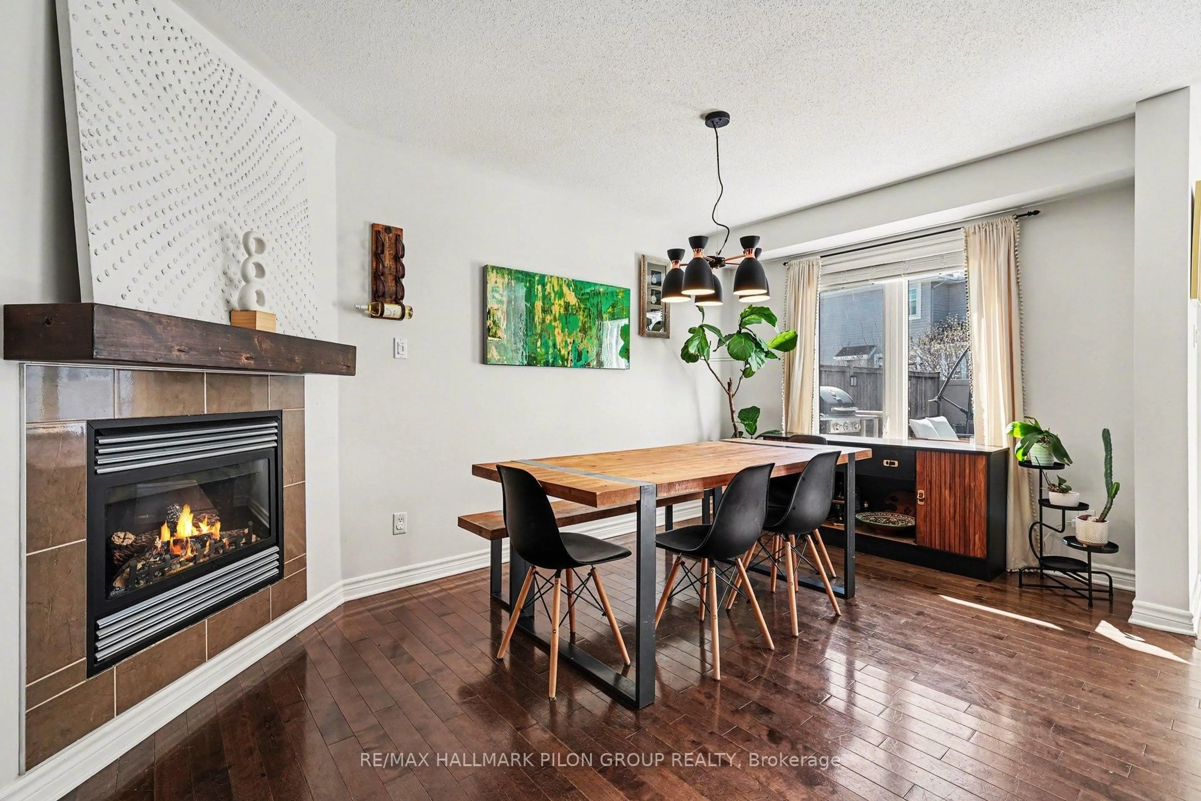 Unknown for 374 Horseshoe Cres, Stittsville Ontario K2S 0B5