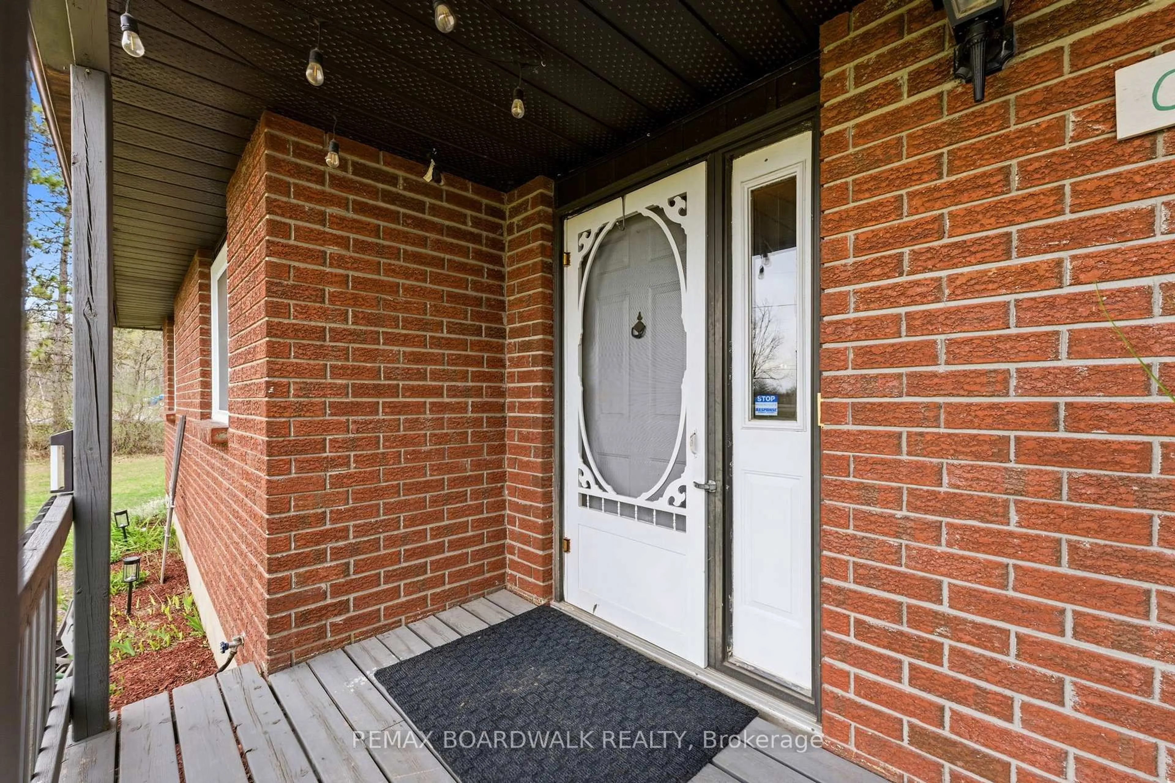Indoor entryway for 1671 O'Neill Rd, North Grenville Ontario K0G 1S0