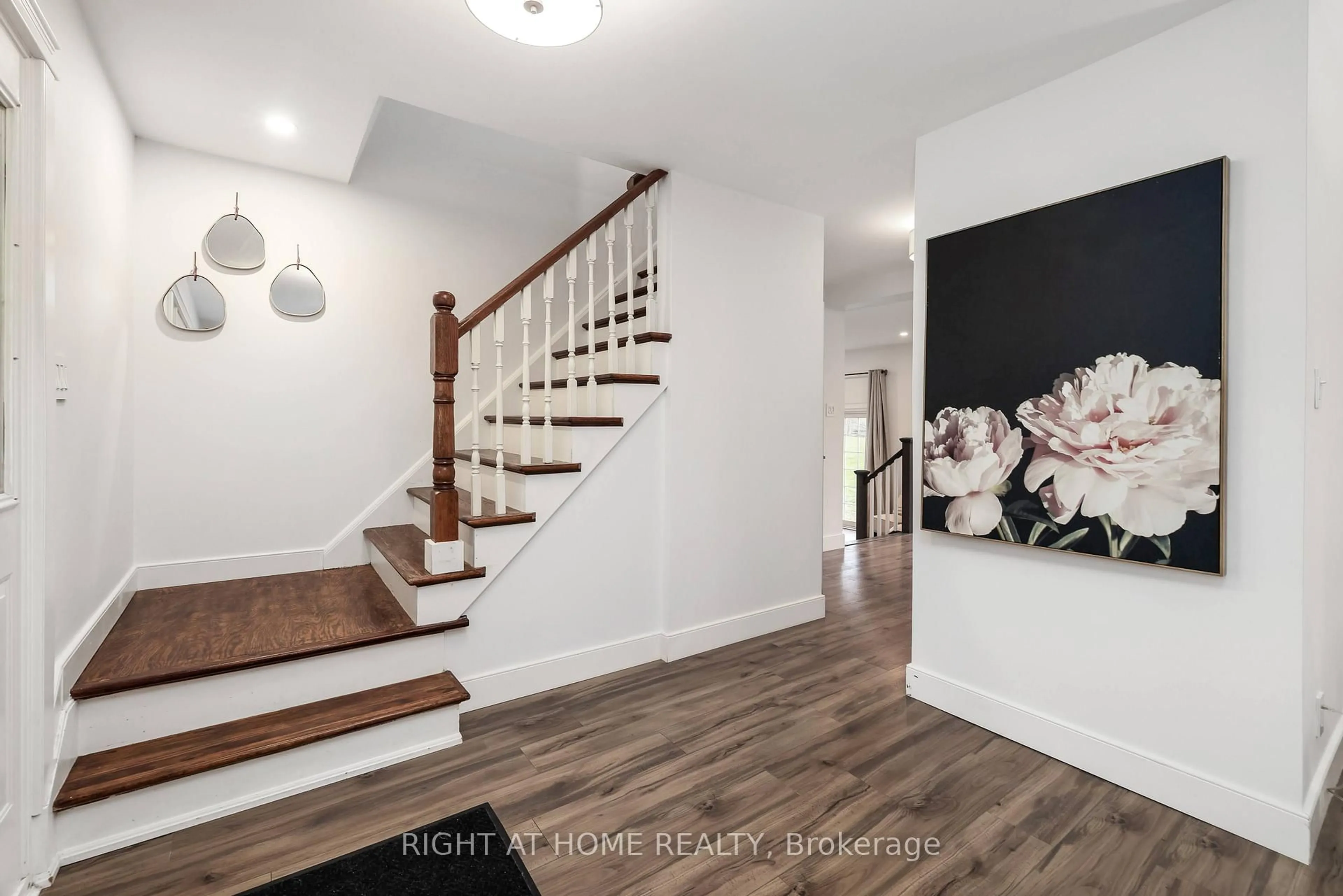 Indoor entryway for 19 Old Mill Park, Quinte West Ontario K0K 2B0