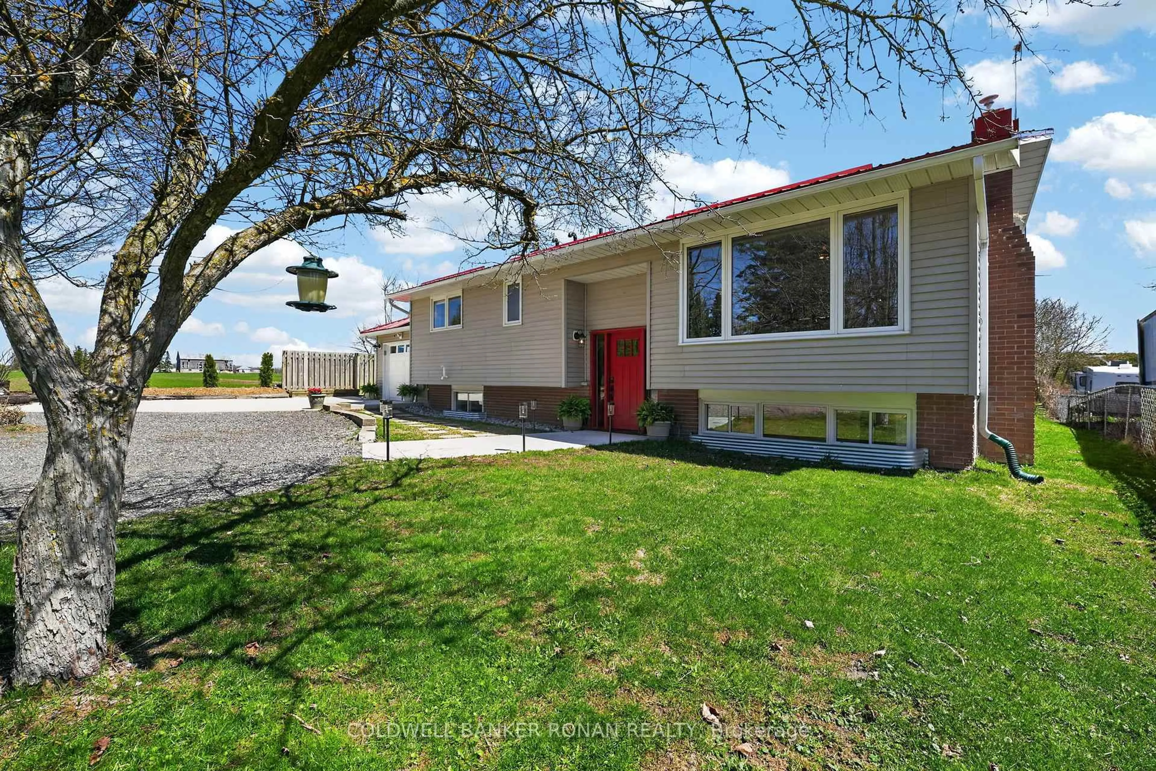Home with vinyl exterior material, street for 681170 260 Sdrd, Melancthon Ontario L9V 2M8