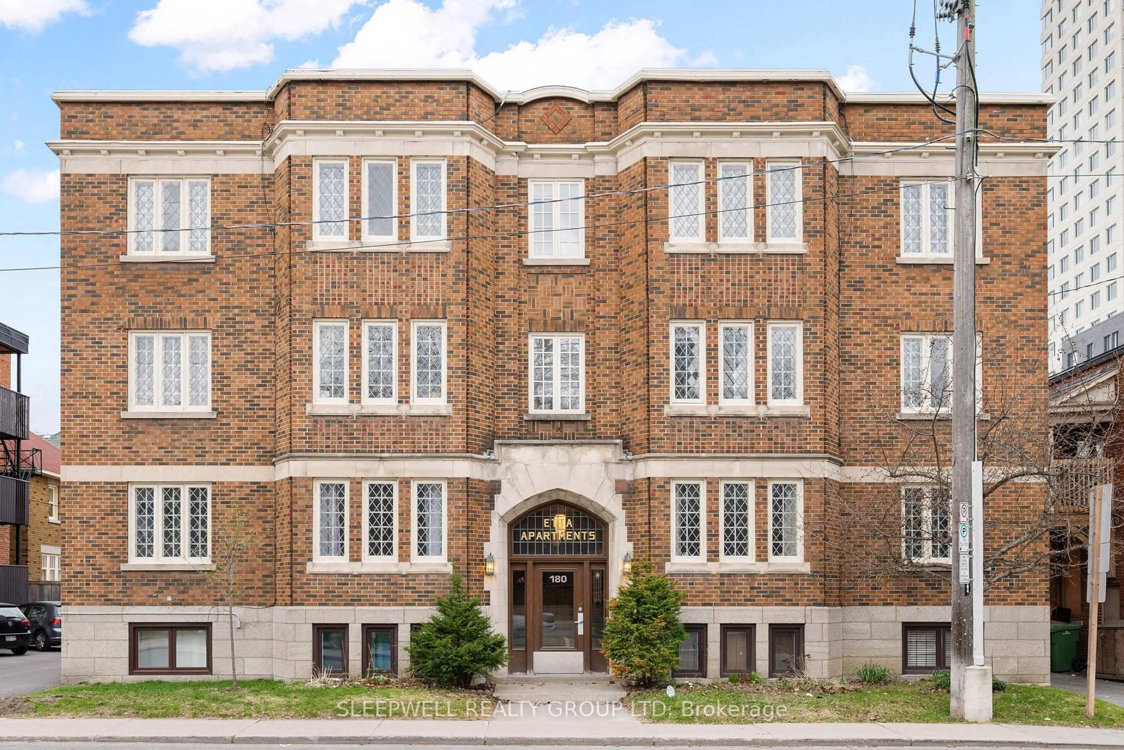 Home with brick exterior material, building for 180 Augusta St #1A, Ottawa Ontario K1N 8C1