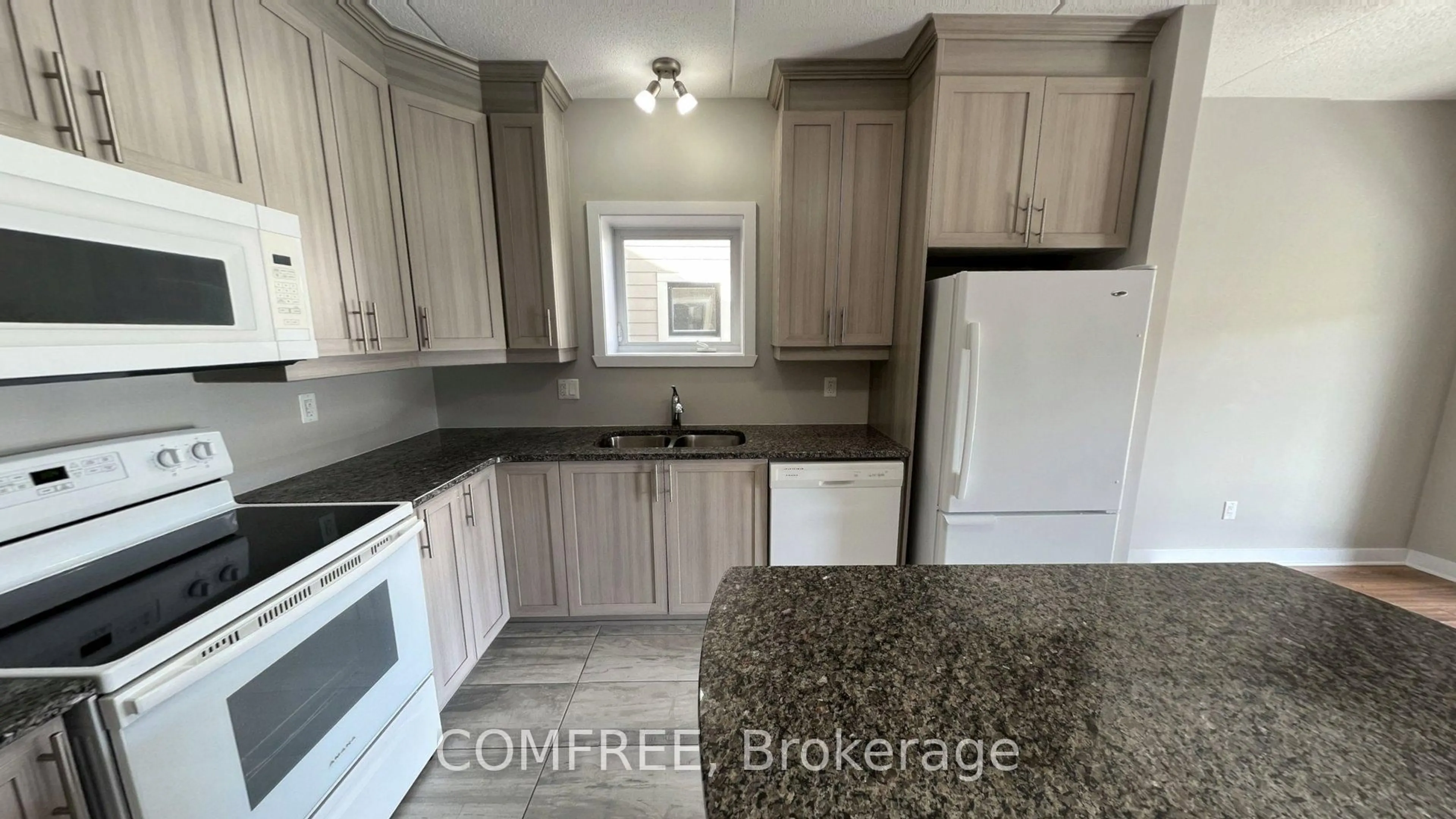 Standard kitchen, ceramic/tile floor for 292 Masters Lane #121, Clarence-Rockland Ontario K4K 0K5