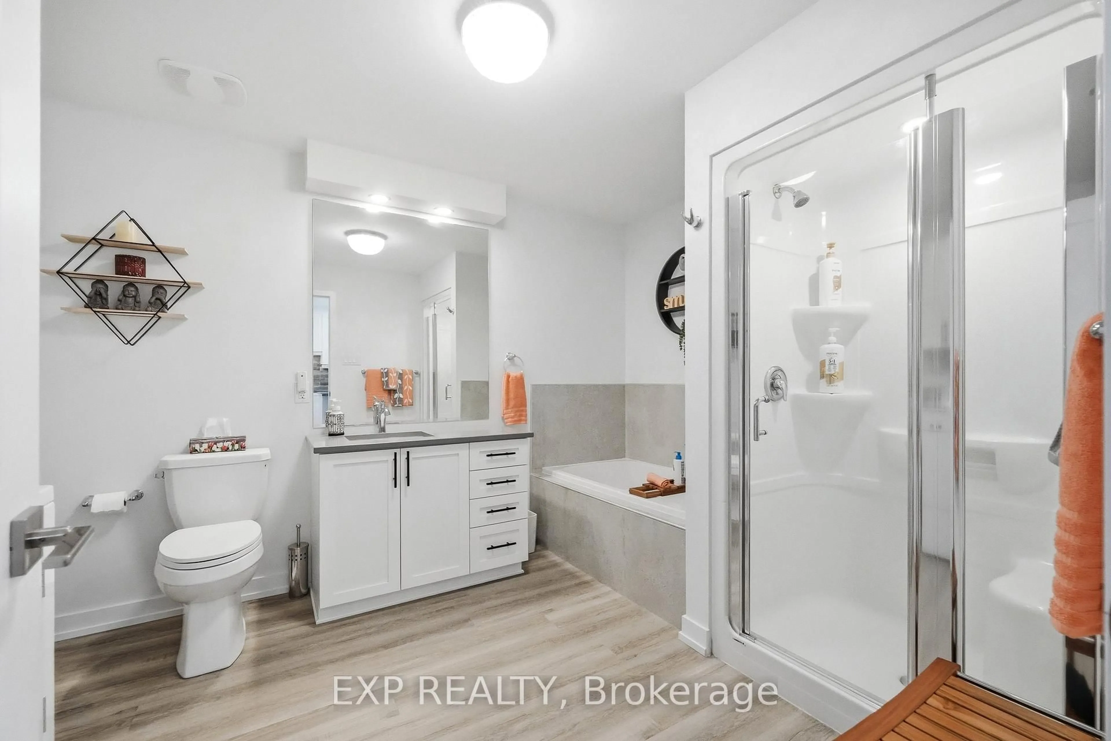 Standard bathroom, ceramic/tile floor for 312 Masters Lane #2114, Clarence-Rockland Ontario K4K 0L3