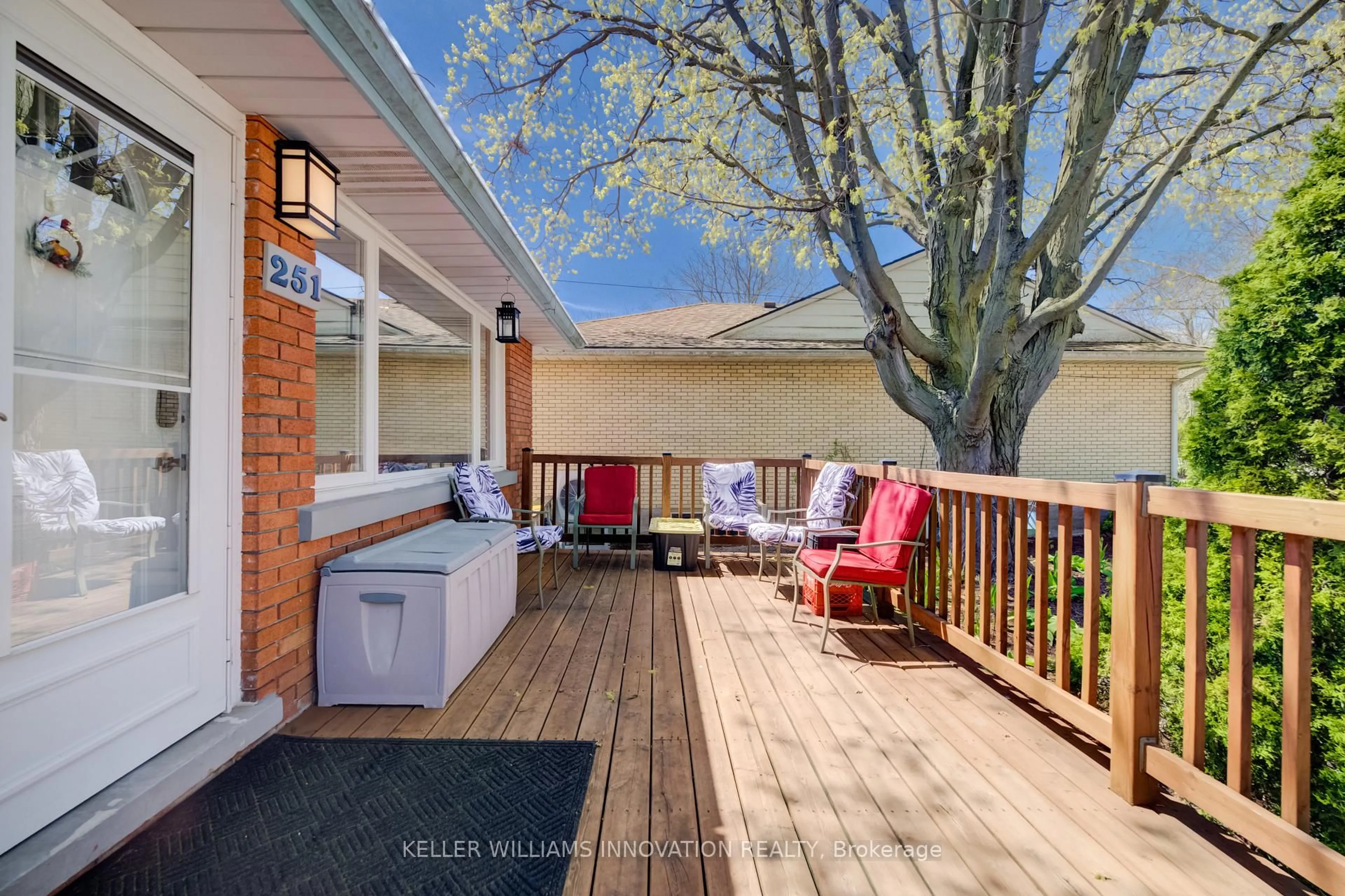 Patio, street for 251 Sheldon Ave, Kitchener Ontario N2H 3M9