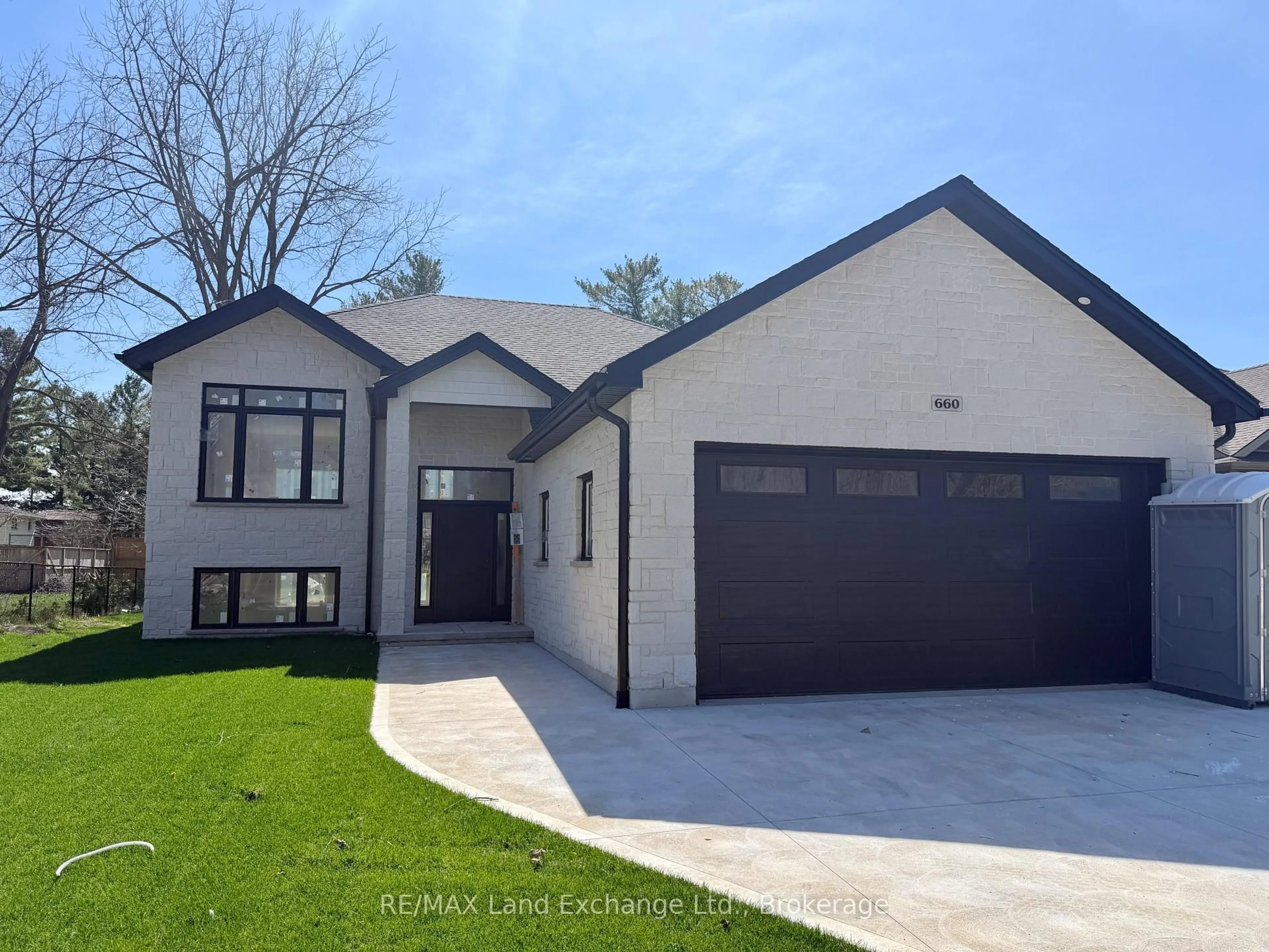Home with vinyl exterior material, street for 660 Devonshire Rd, Saugeen Shores Ontario N0H 2C3