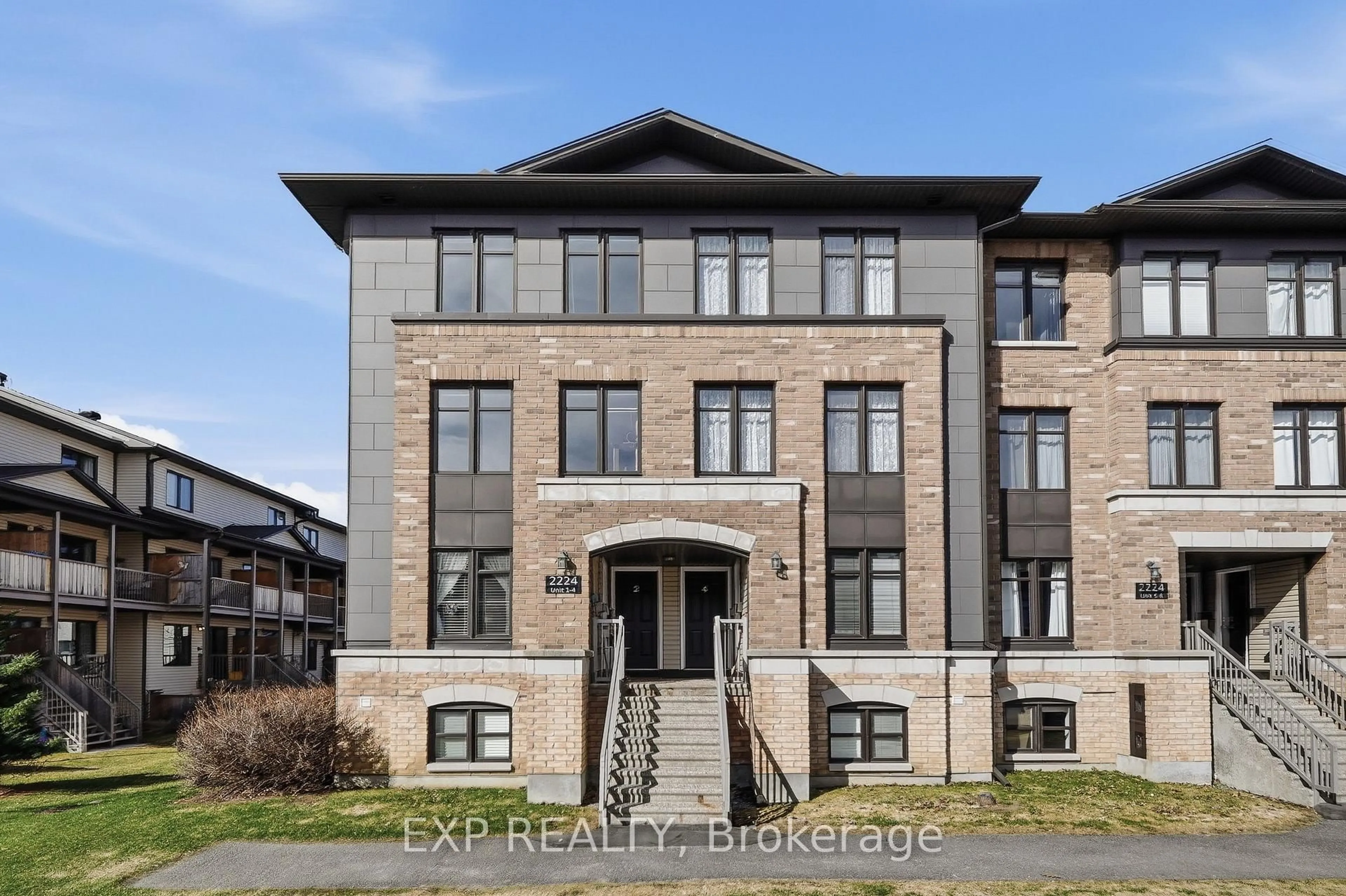 Home with brick exterior material, building for 2224 Marble Cres #2, Clarence-Rockland Ontario K4K 0G9