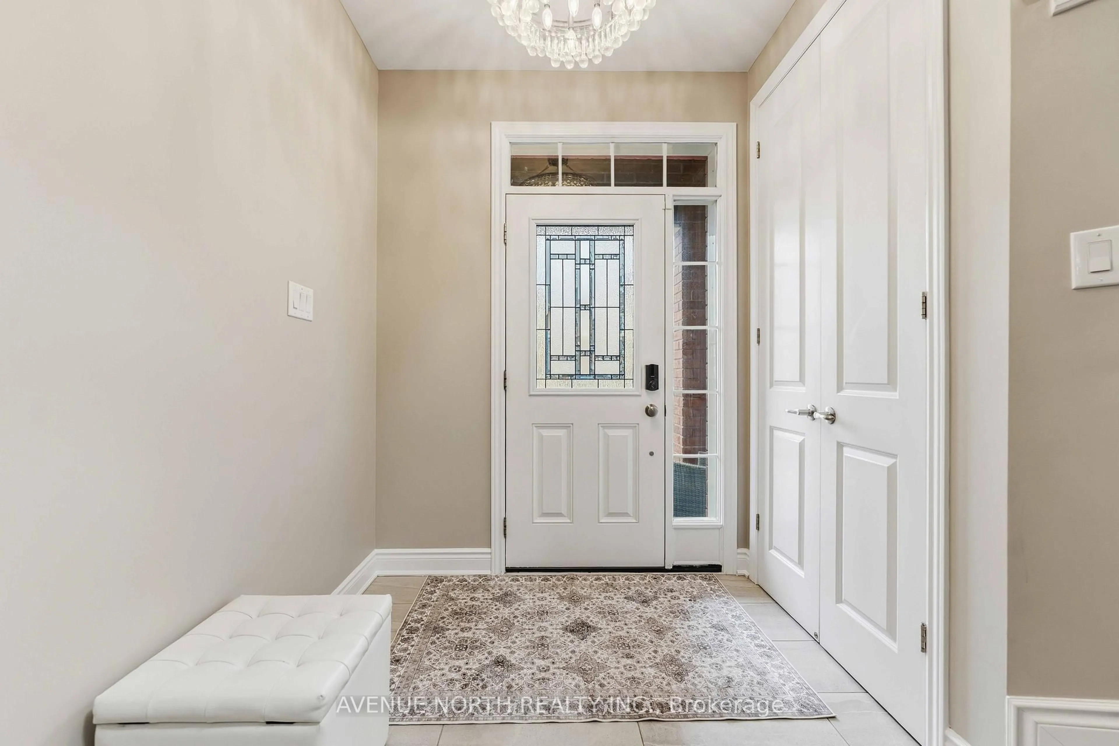Indoor entryway for 368 River Landing Ave, Ottawa Ontario K2J 3V3