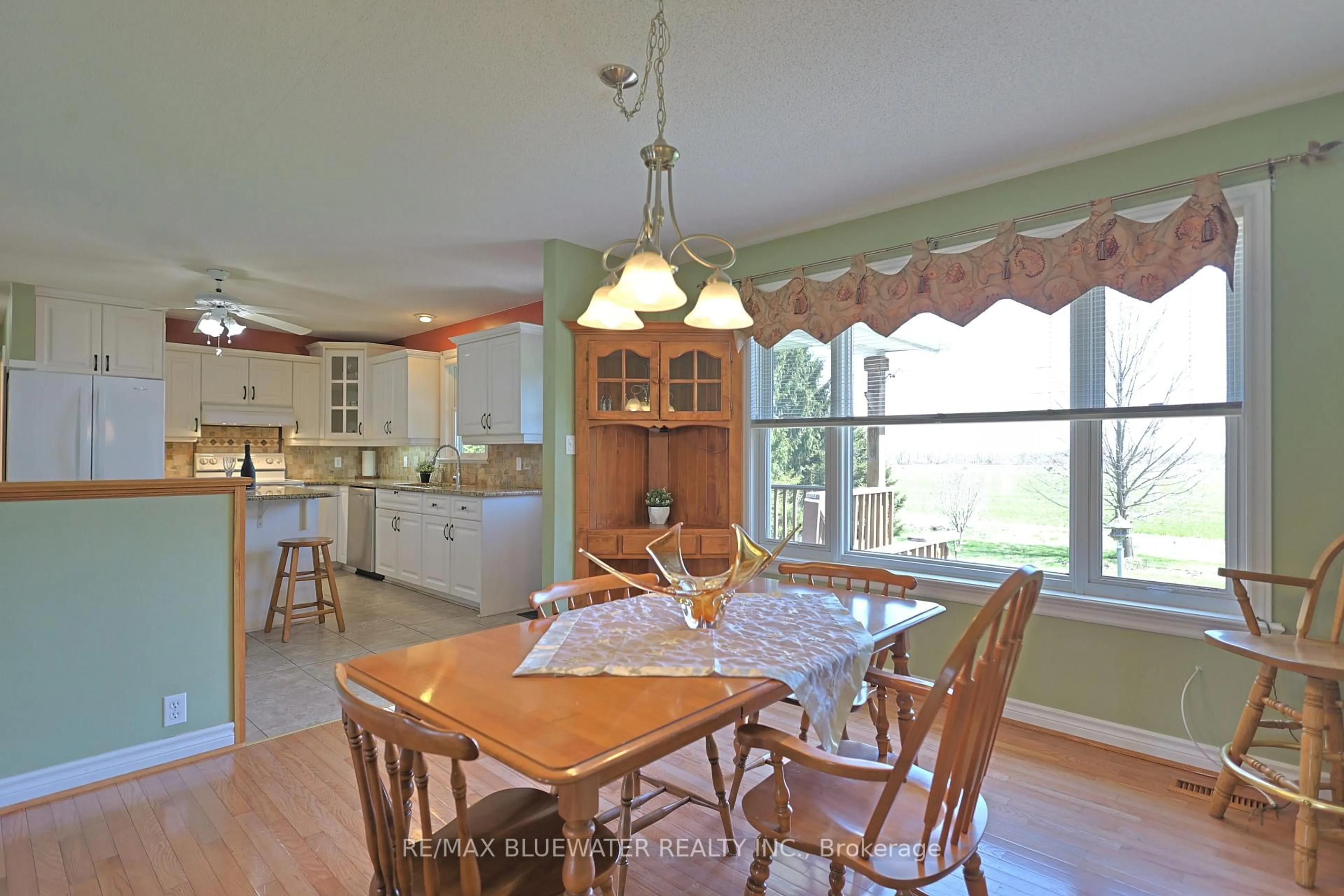 Open concept kitchen, unknown for 9873 Leonard St, Lambton Shores Ontario N0M 1T0