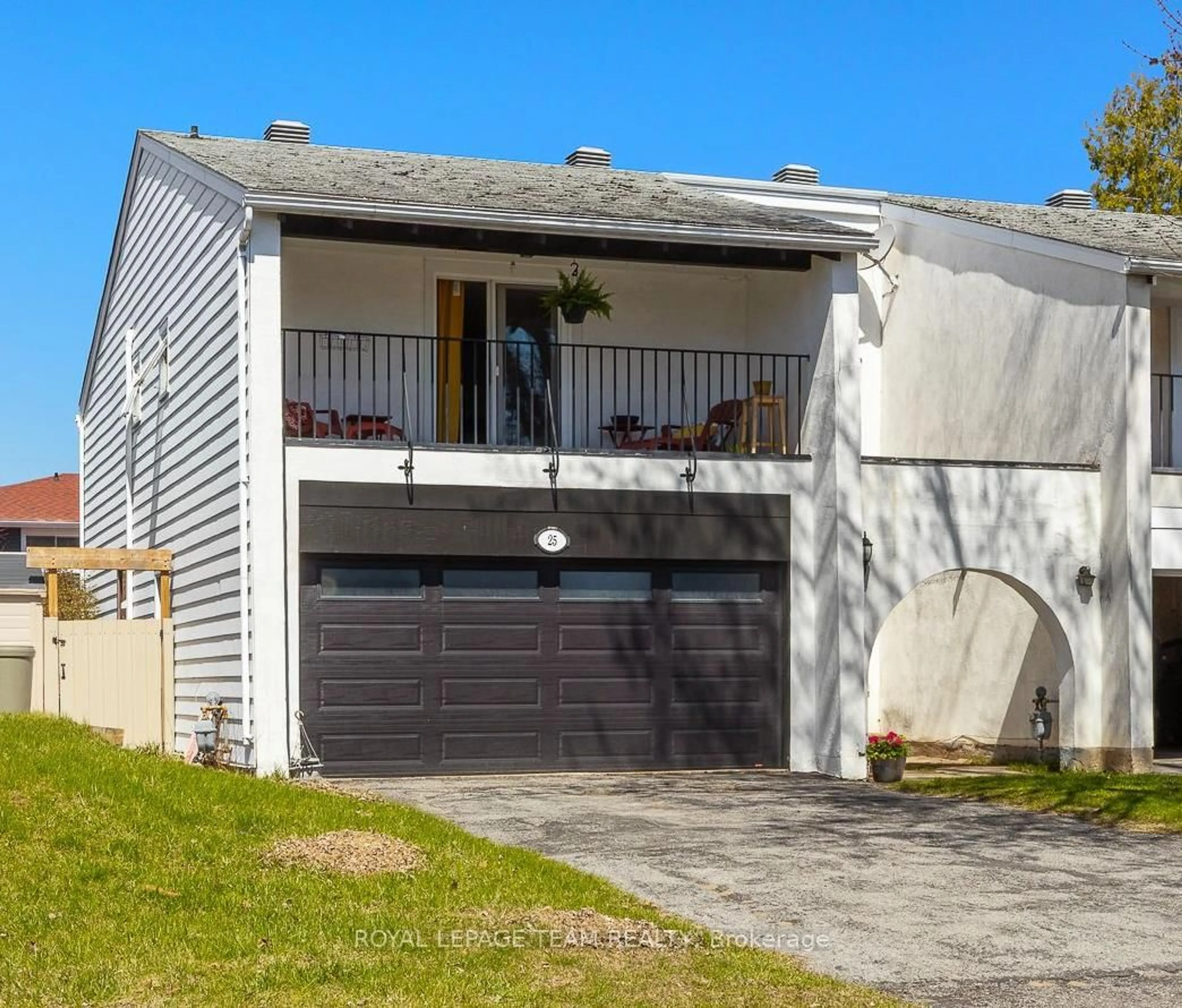 Home with vinyl exterior material, street for 25 Grady Cres, Ottawa Ontario K2H 5S2