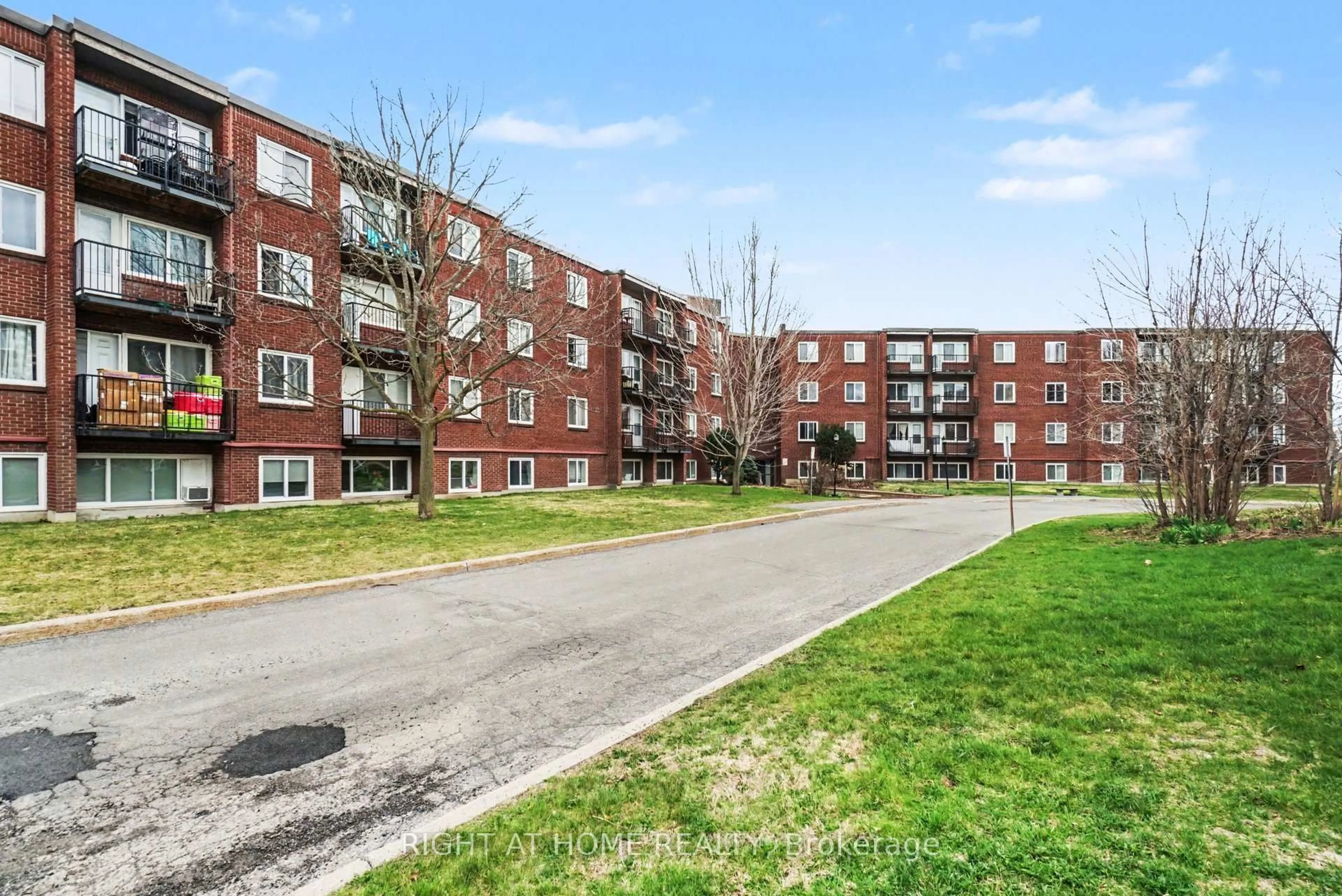 Unknown for 2044 Arrowsmith Dr #305B, Ottawa Ontario K1J 7V8