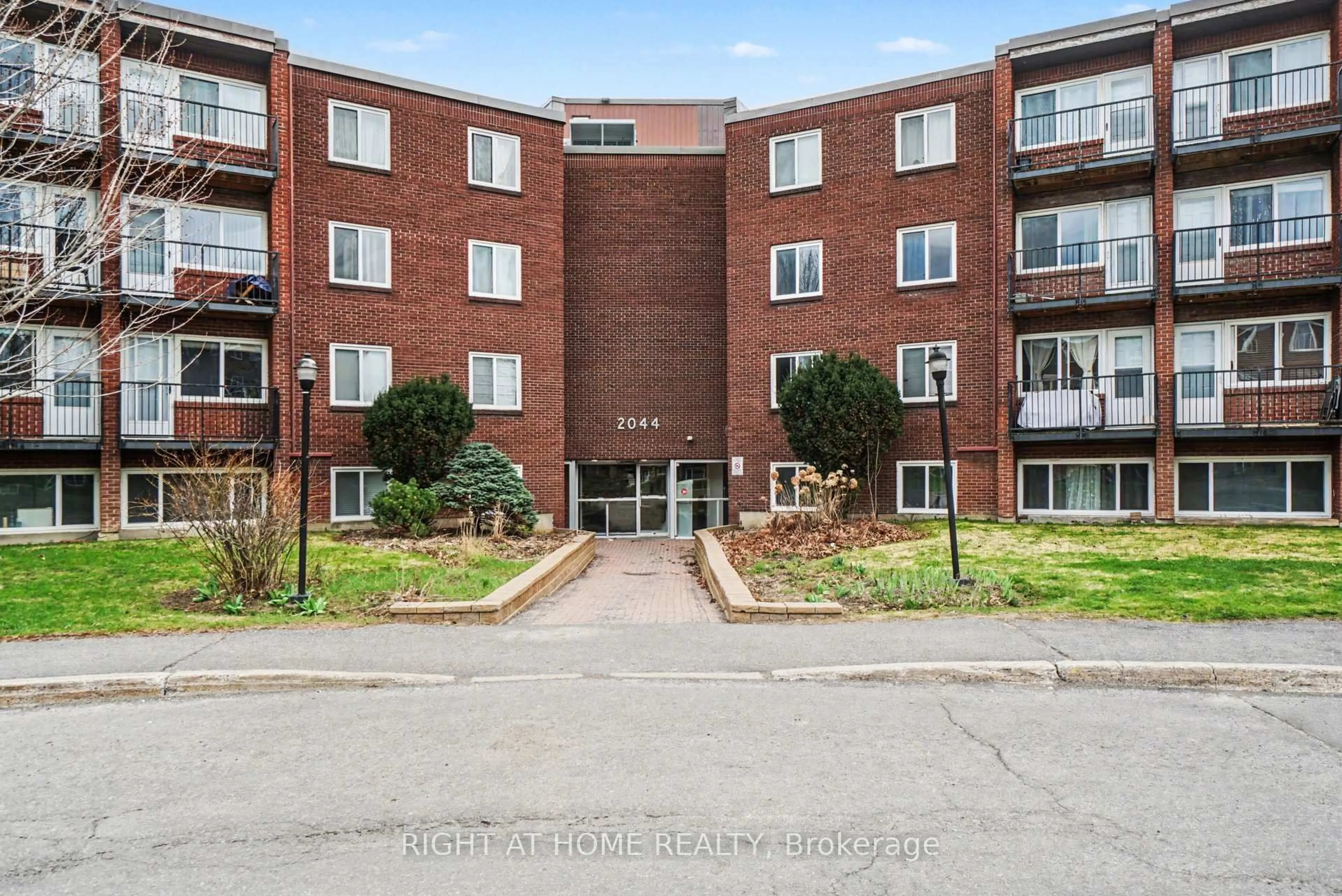 Unknown for 2044 Arrowsmith Dr #305B, Ottawa Ontario K1J 7V8