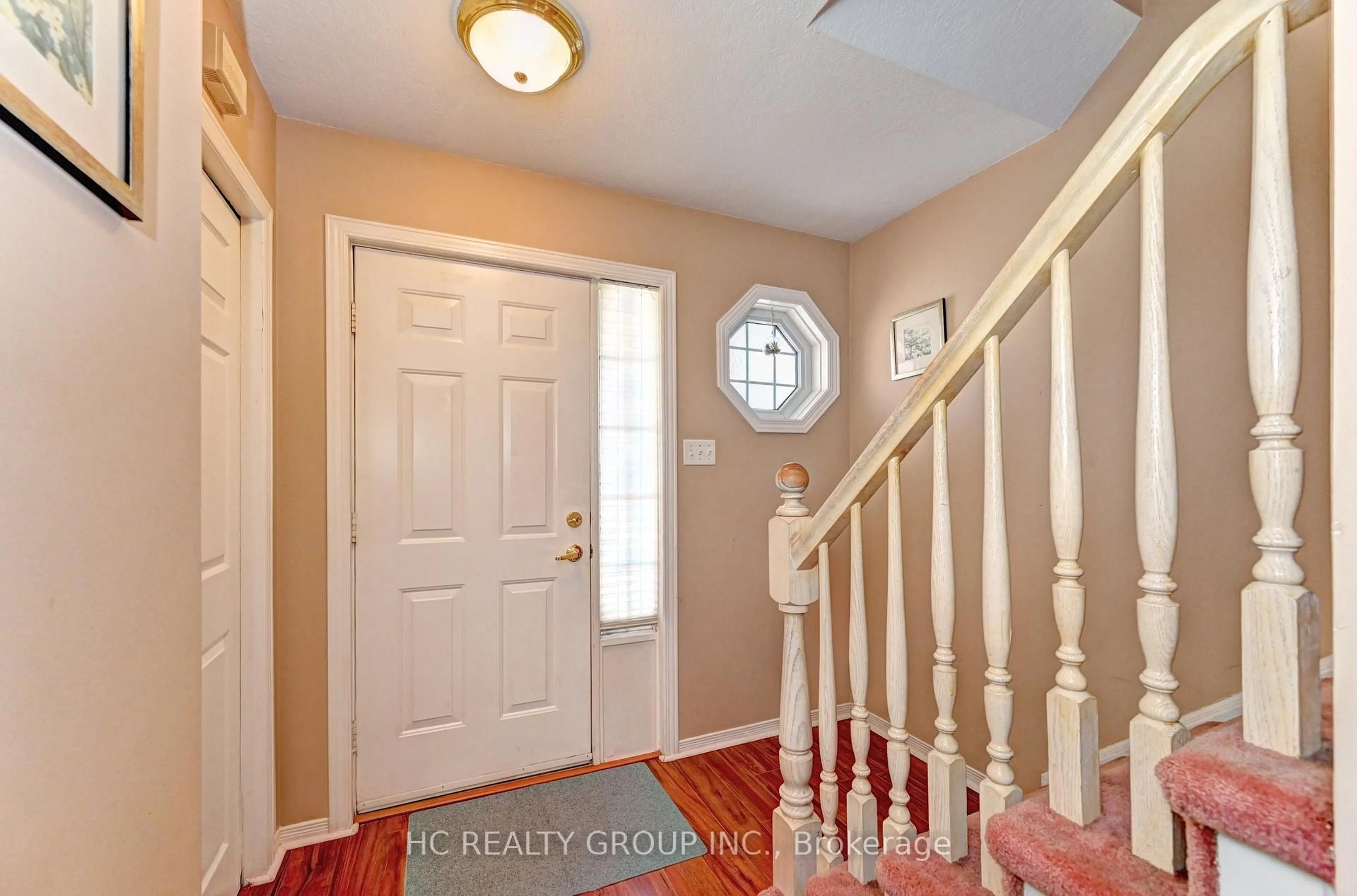 Indoor entryway for 271 Resurrection Dr, Kitchener Ontario N2N 3H4