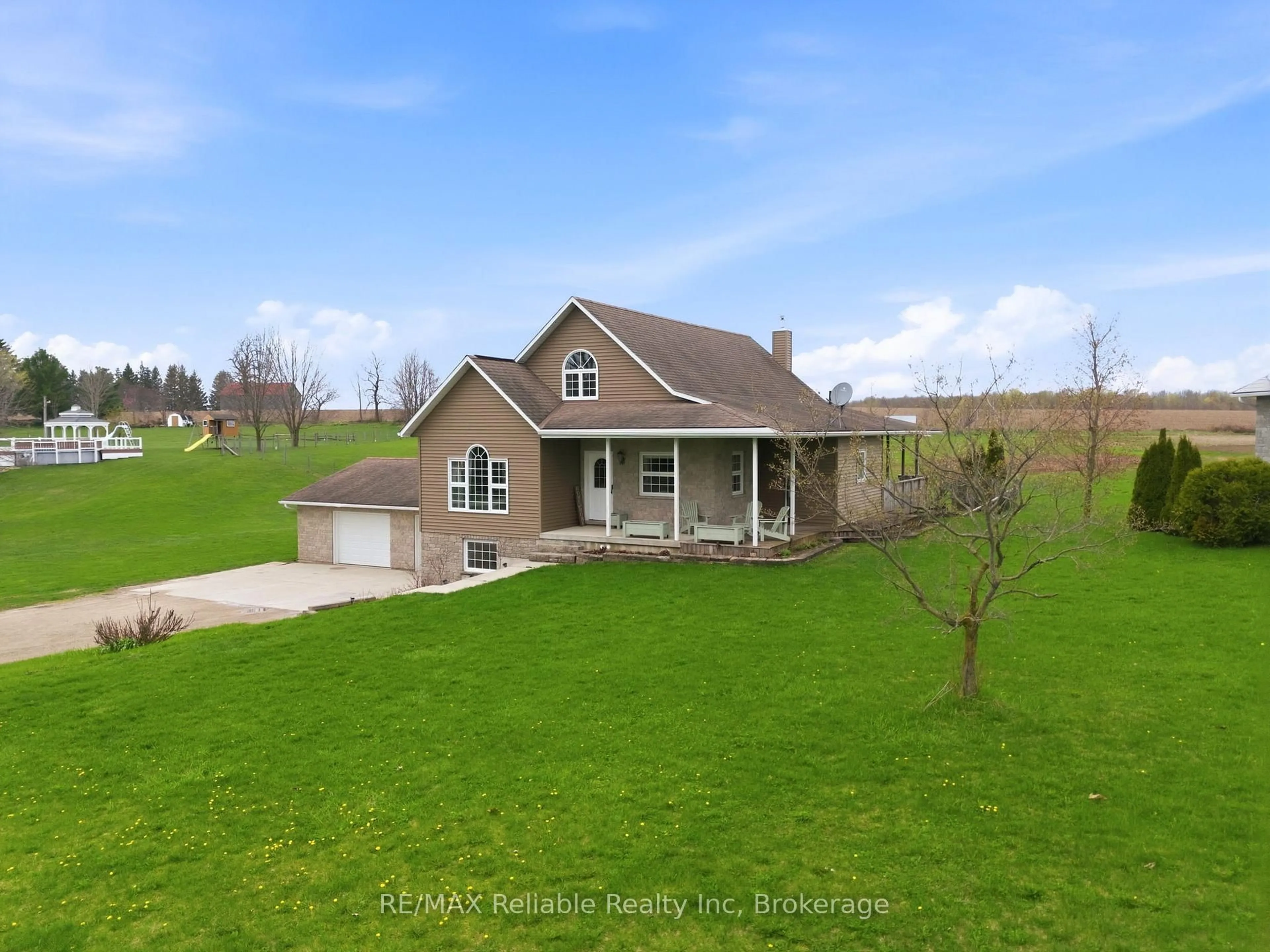 A pic from outside/outdoor area/front of a property/back of a property/a pic from drone, water/lake/river/ocean view for 69 Queen St, Morris Turnberry Ontario N0G 1G0