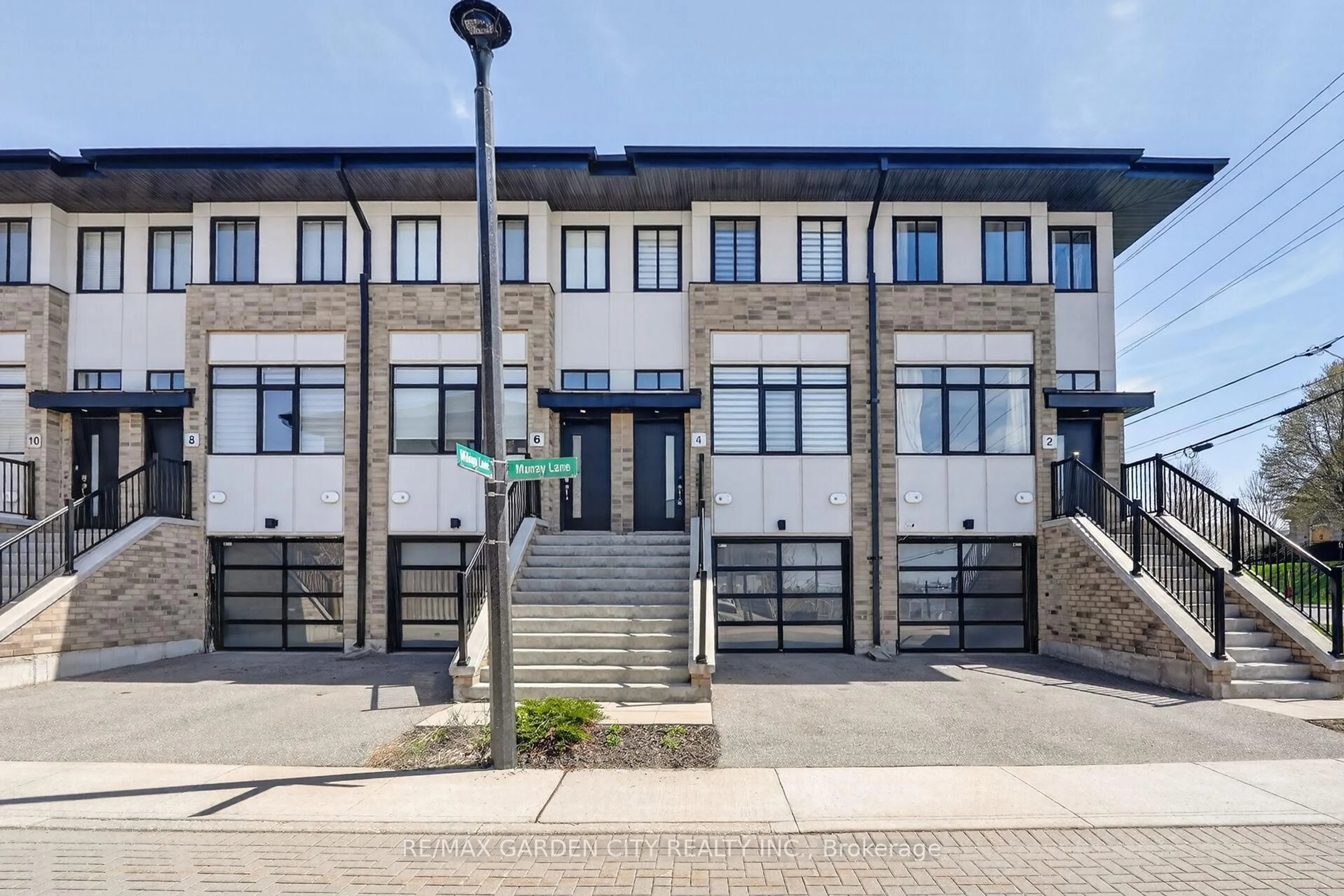 Unknown for 4 Munay Lane, Hamilton Ontario L9G 0H3