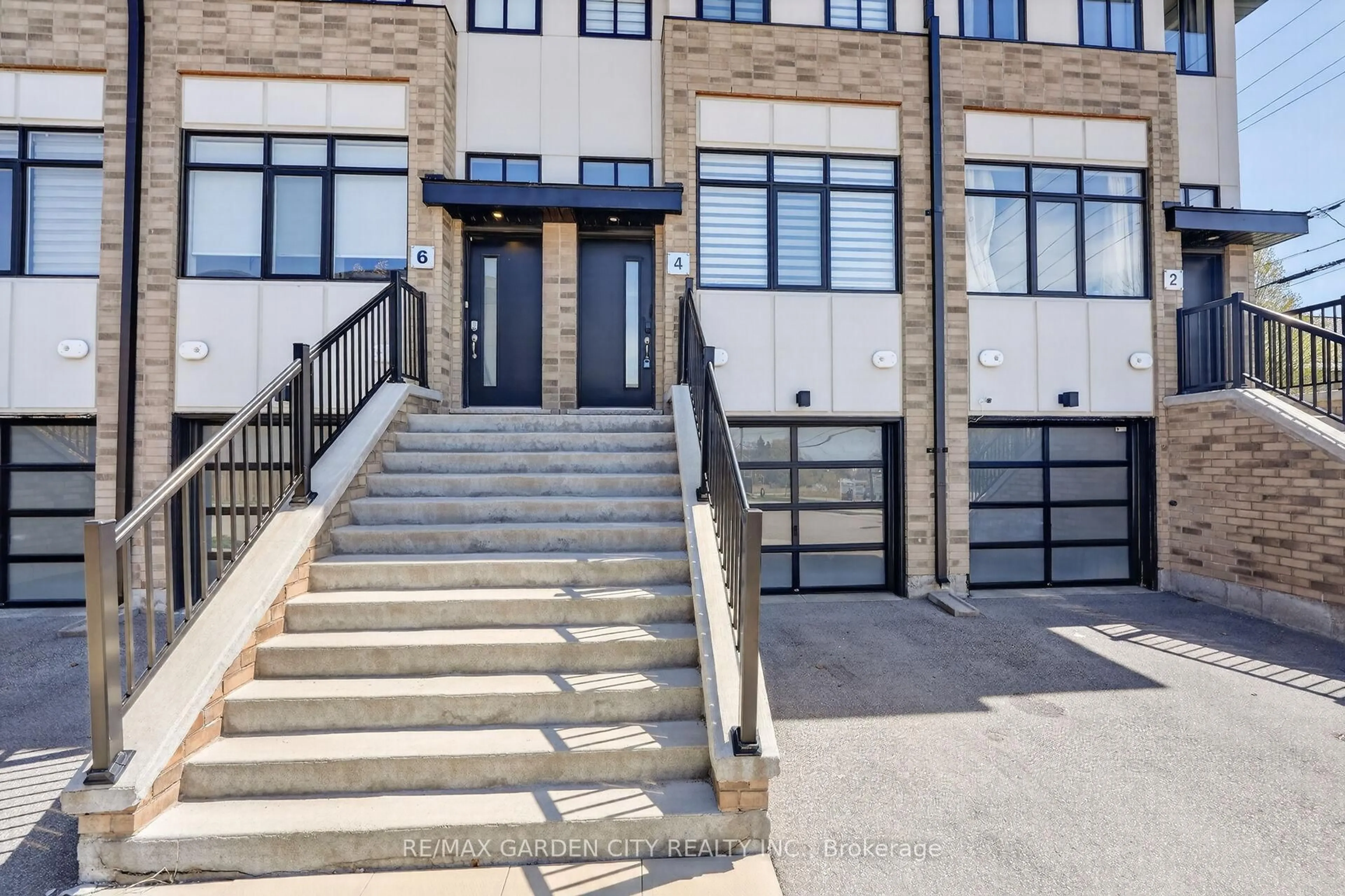 Stairs for 4 Munay Lane, Hamilton Ontario L9G 0H3