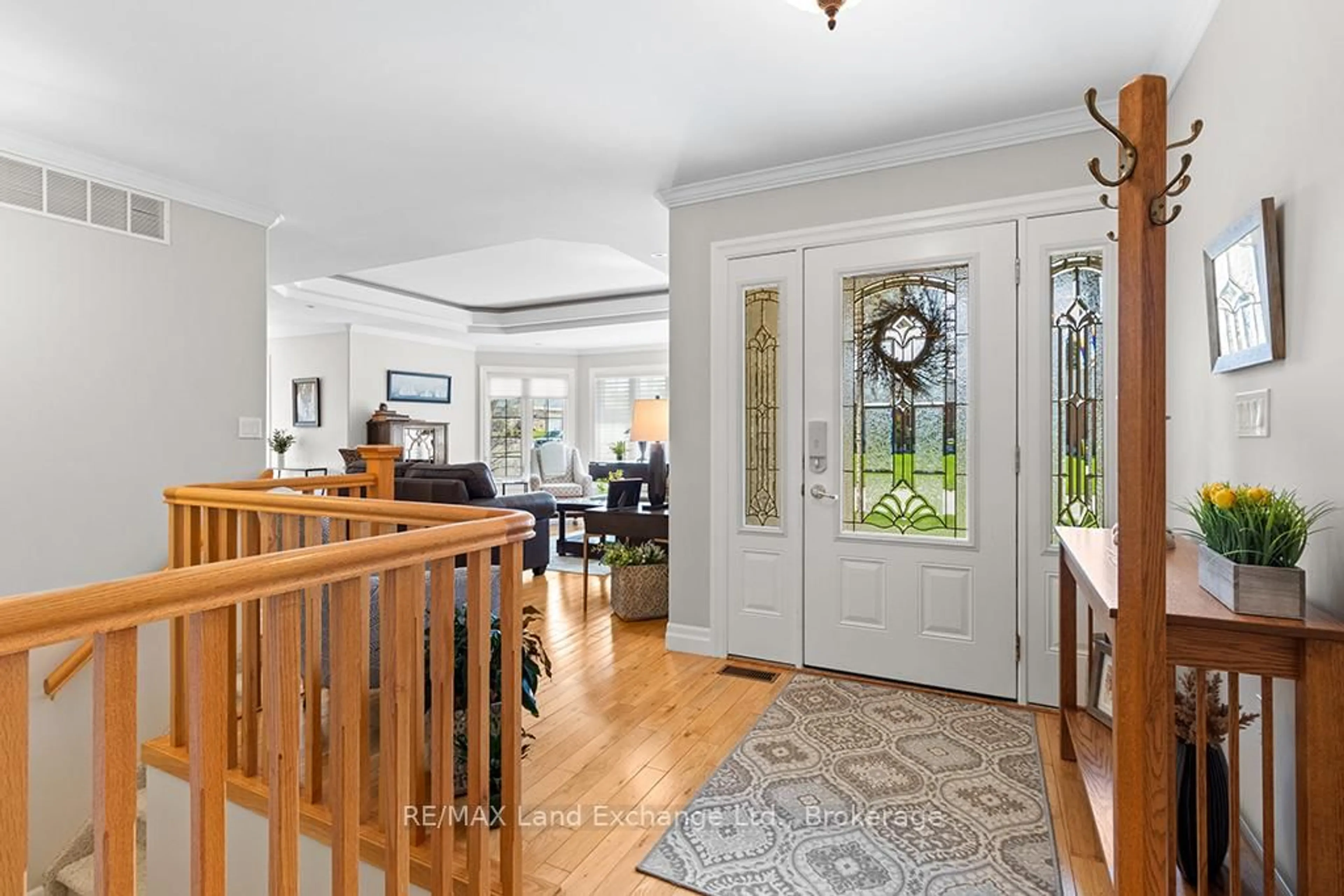Indoor entryway for 808 Ruby St, Saugeen Shores Ontario N0H 2C4