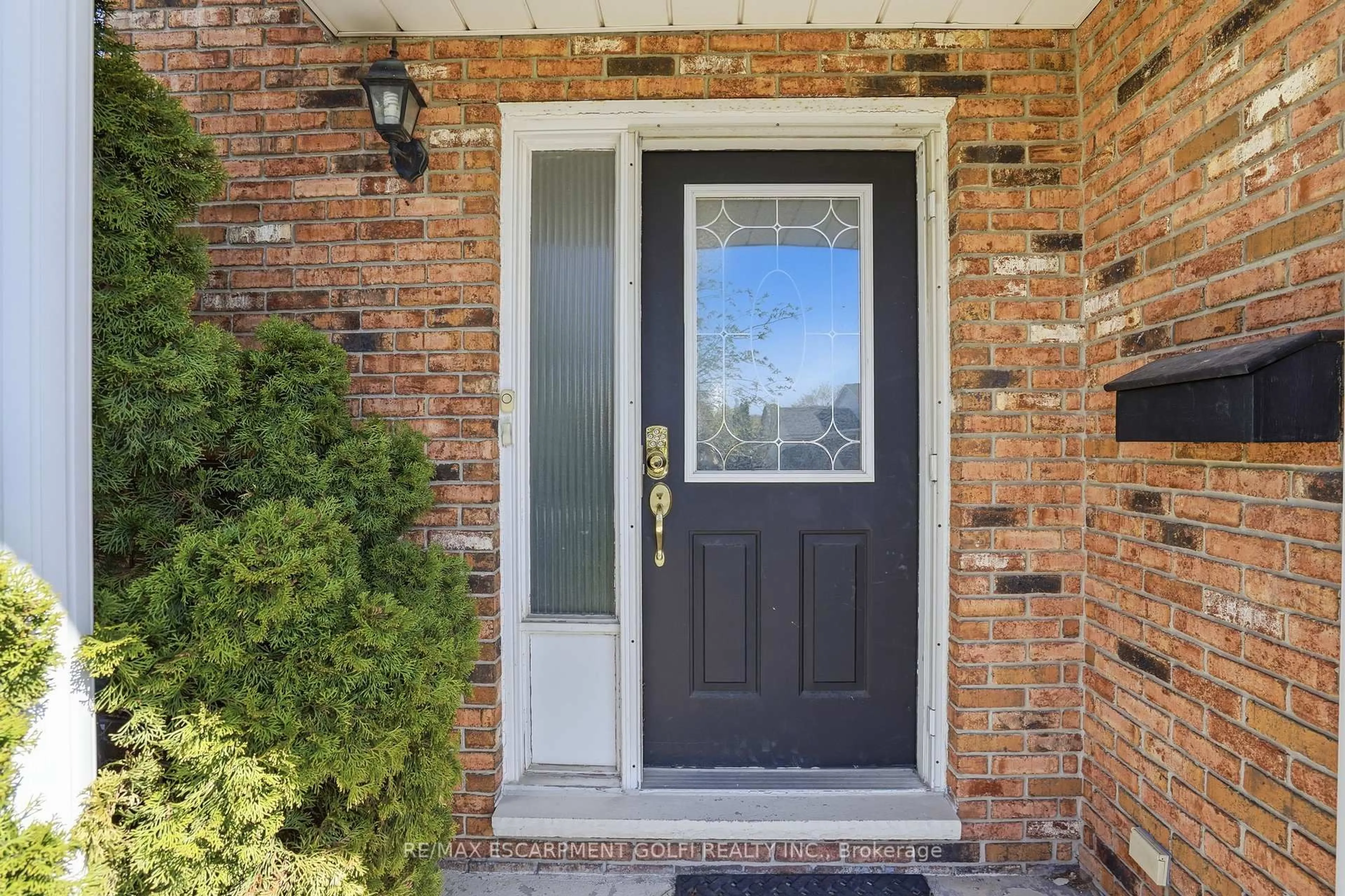 Home with brick exterior material, street for 3905 OLD ORCHARD Way, Lincoln Ontario L0R 2C0
