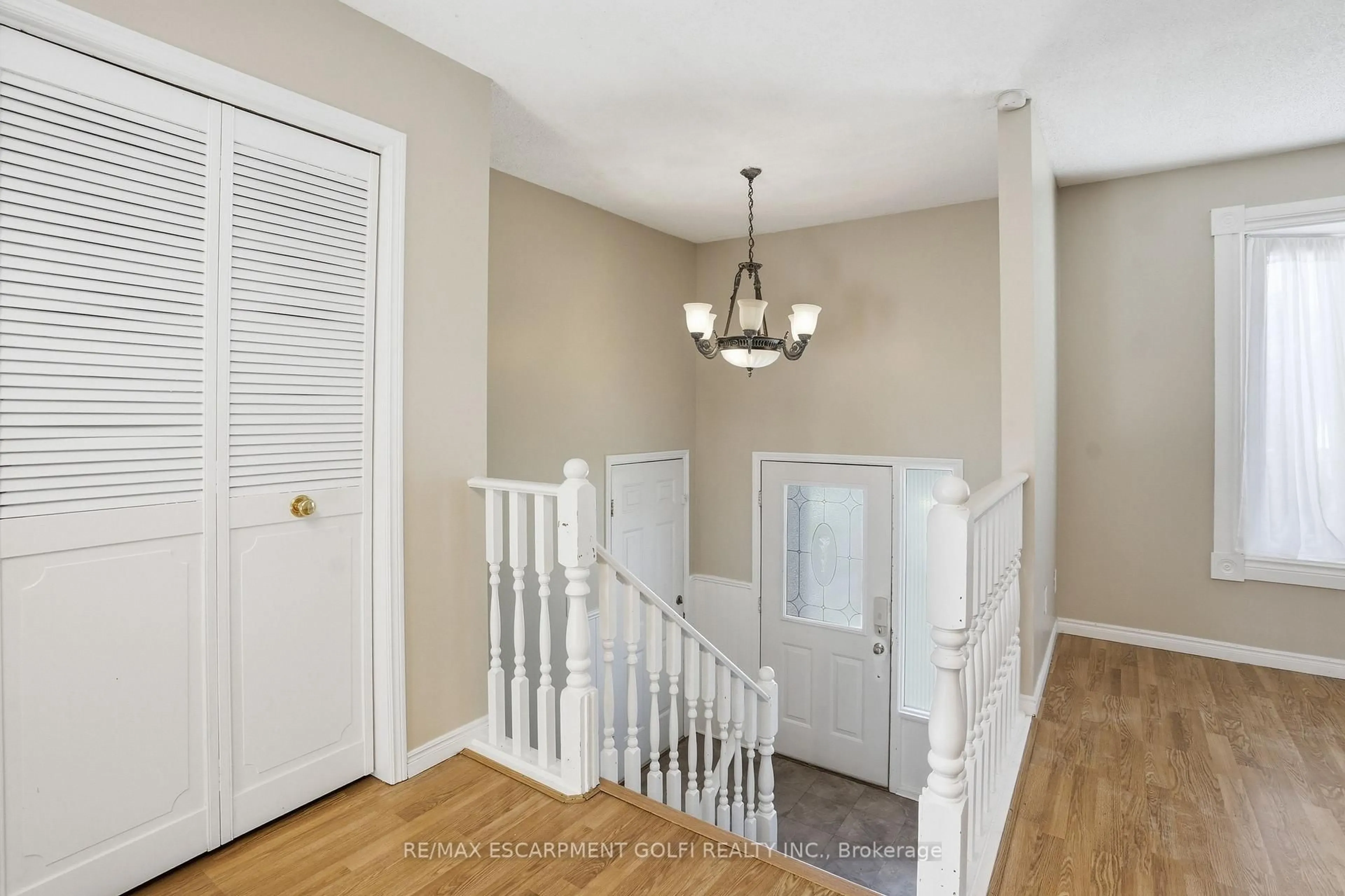 Indoor entryway for 3905 OLD ORCHARD Way, Lincoln Ontario L0R 2C0