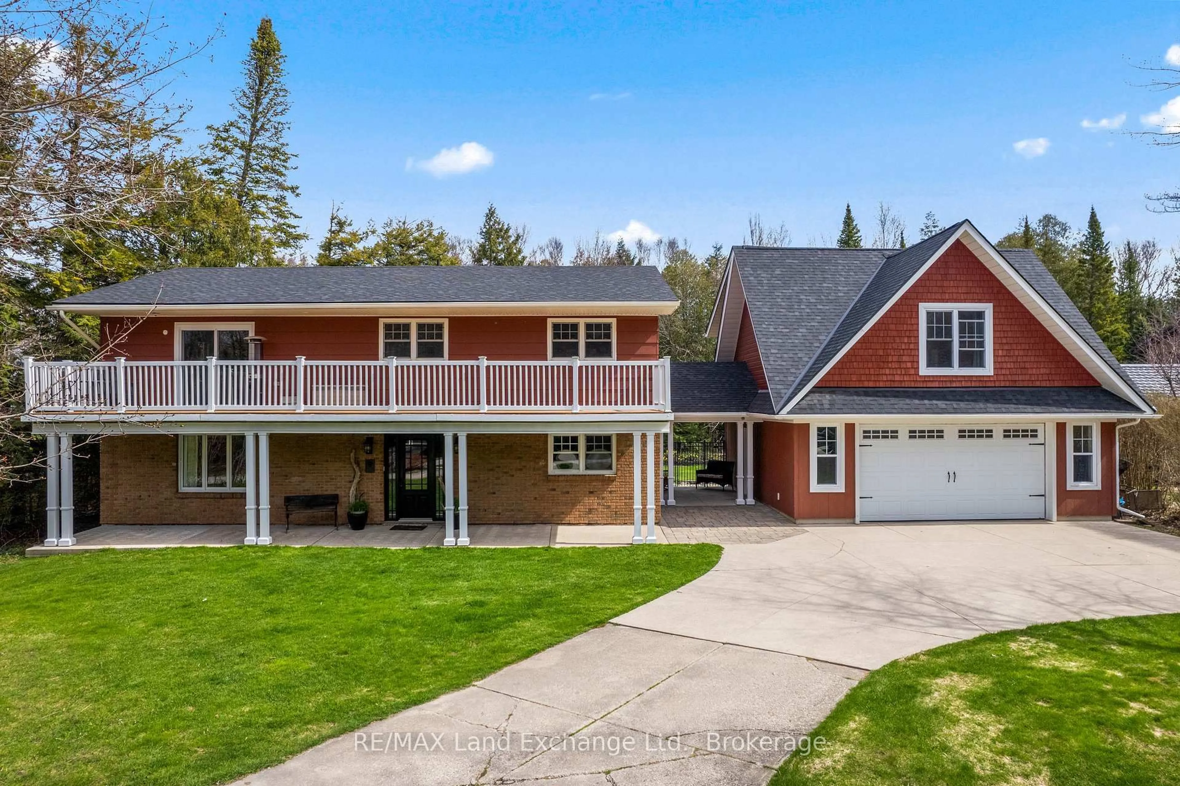 Home with vinyl exterior material, street for 5 Goble Pl, Saugeen Shores Ontario N0H 2C5