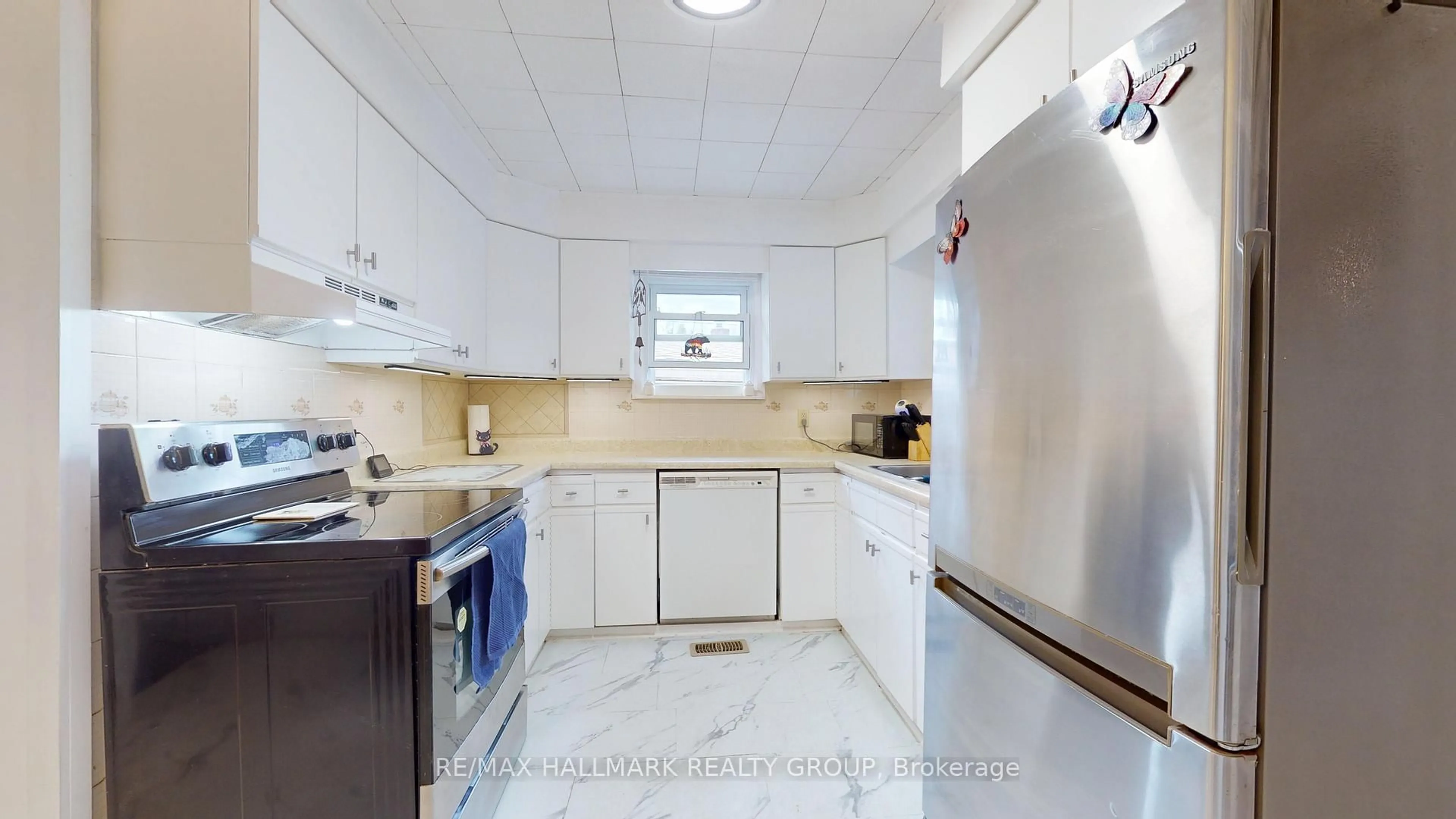 Standard kitchen, ceramic/tile floor for 20 Crawford St, Brockville Ontario K6V 1S3