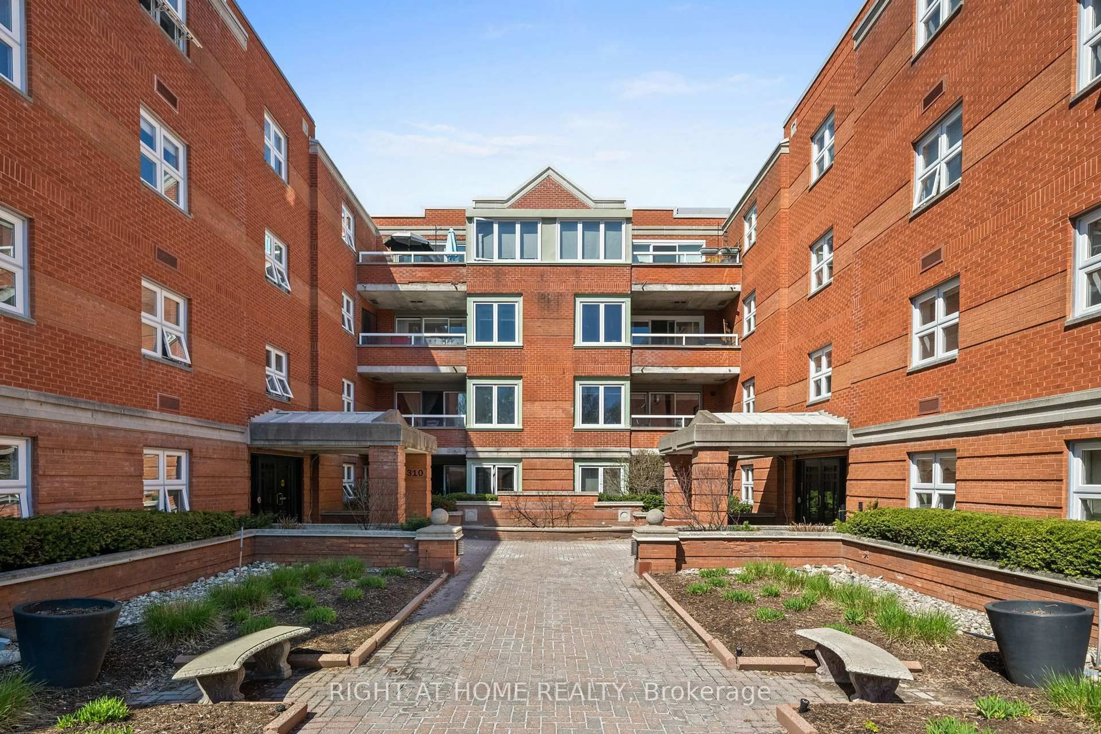 Unknown for 320 Crichton St #301, Ottawa Ontario K1M 1W5