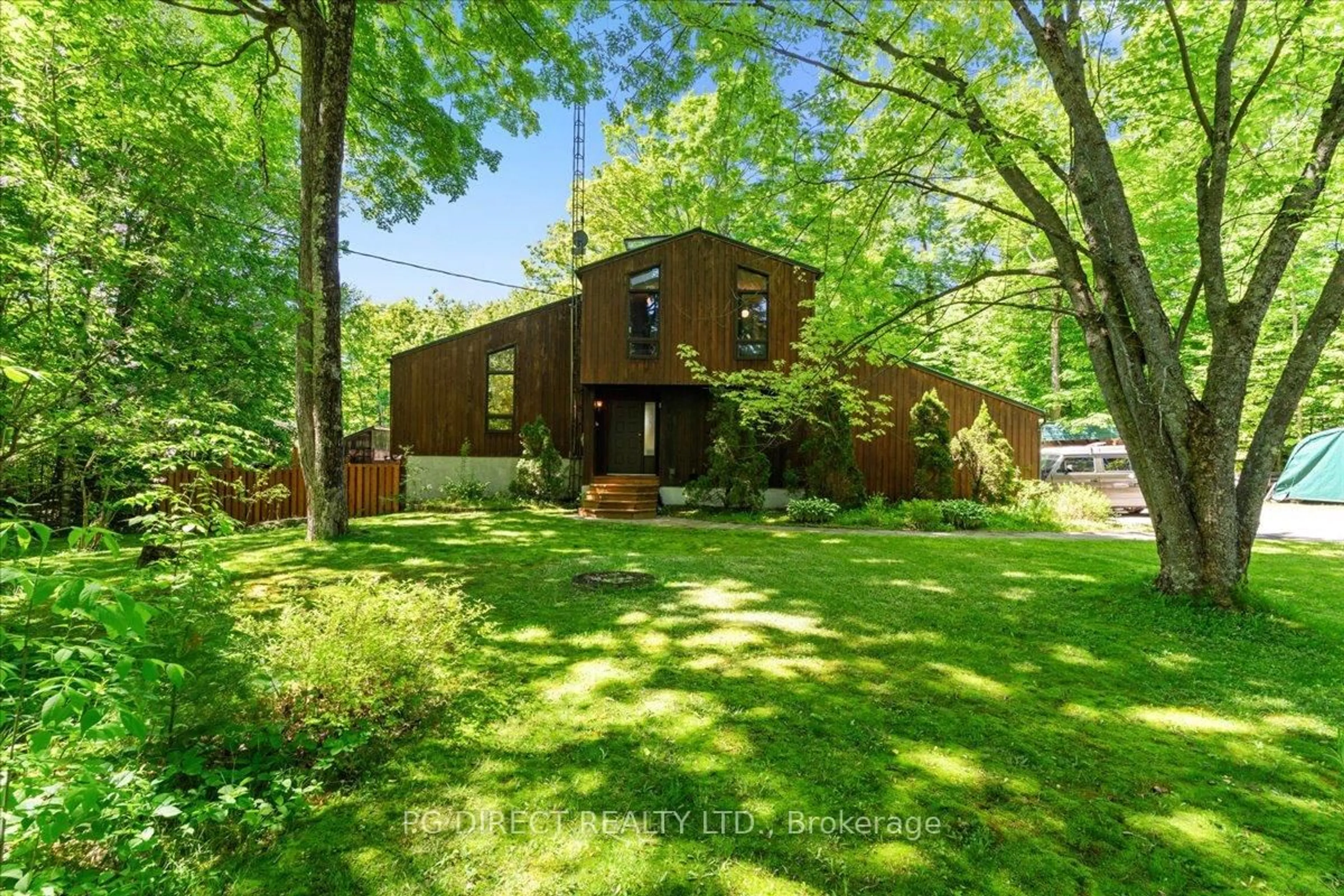 Home with brick exterior material, unknown for 15 Beech Terr, Trent Lakes Ontario K0L 1J0
