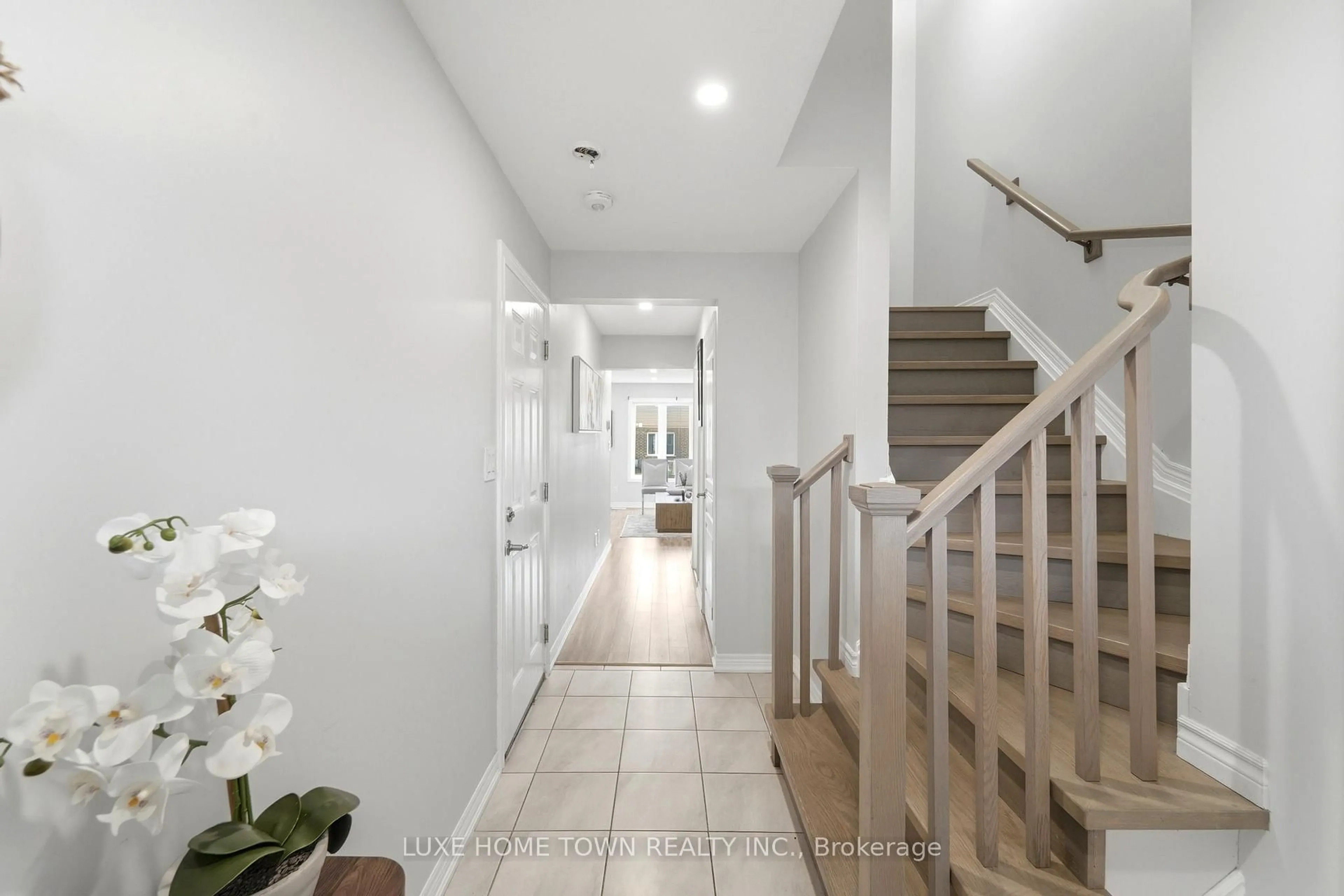 Unknown for 100 Monarch St, Welland Ontario L3C 0G6