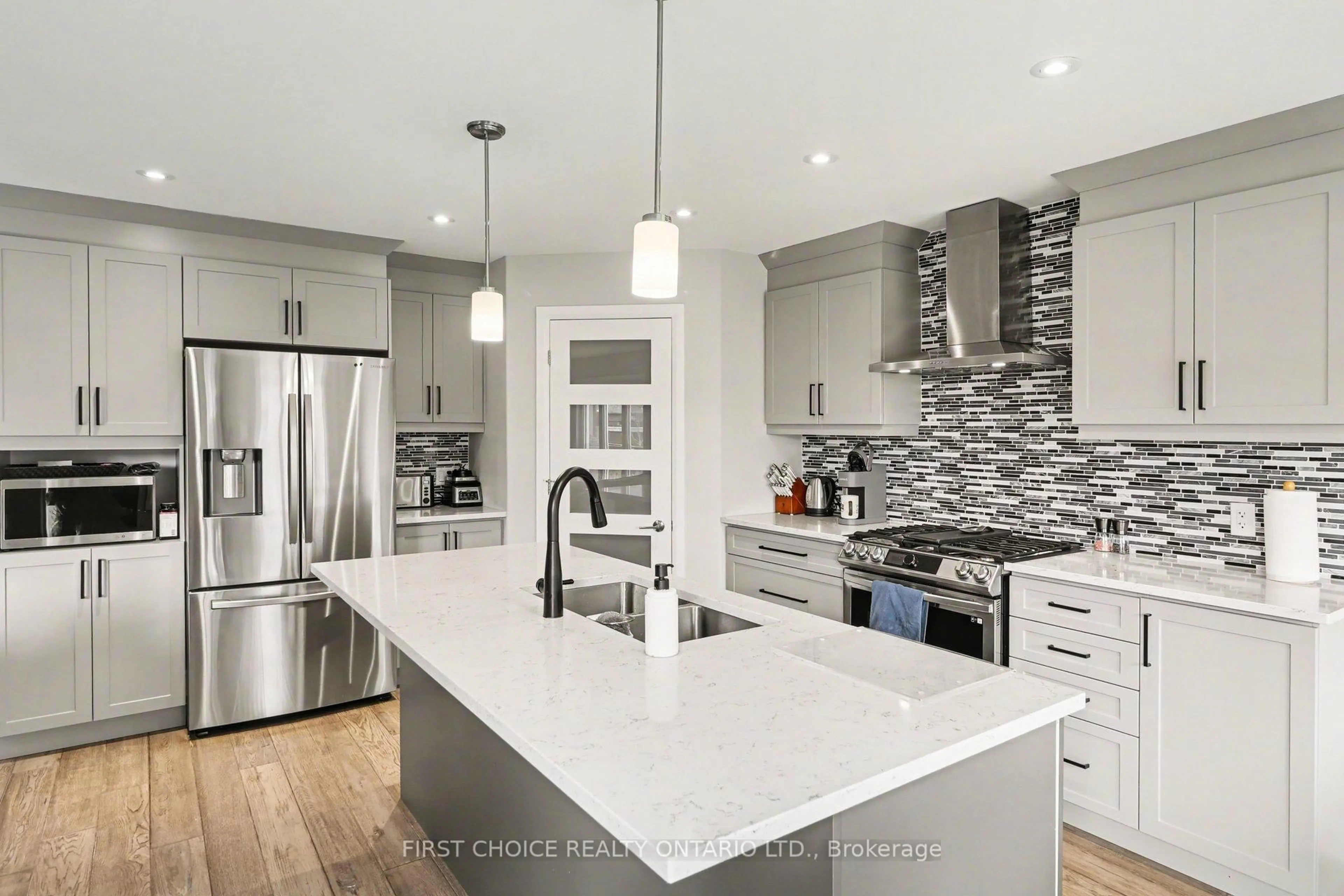 Contemporary kitchen, ceramic/tile floor for 540 Lucent St, Russell Ontario K4R 0E7