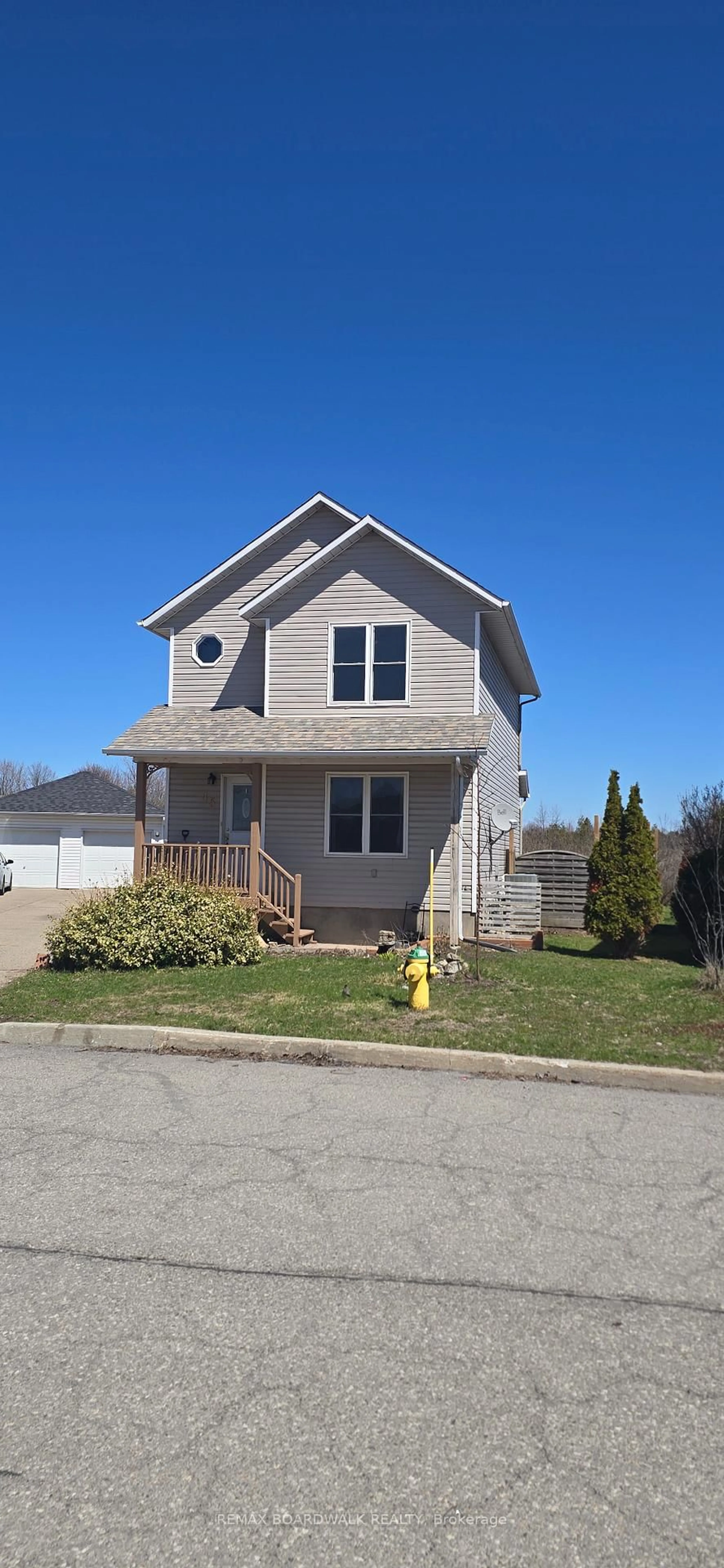 Home with vinyl exterior material, street for 45 Johnston St, Carleton Place Ontario K7C 4R7