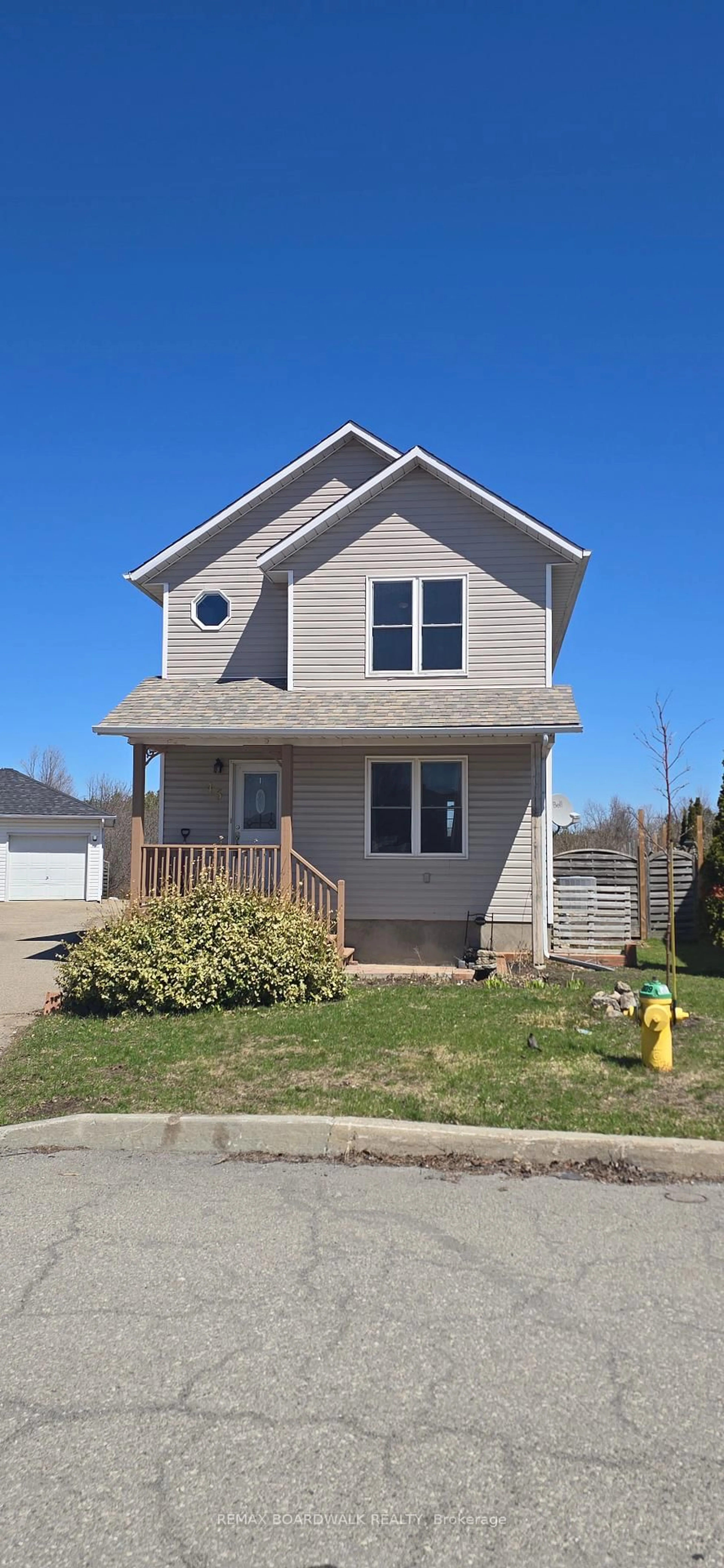 Home with vinyl exterior material, street for 45 Johnston St, Carleton Place Ontario K7C 4R7