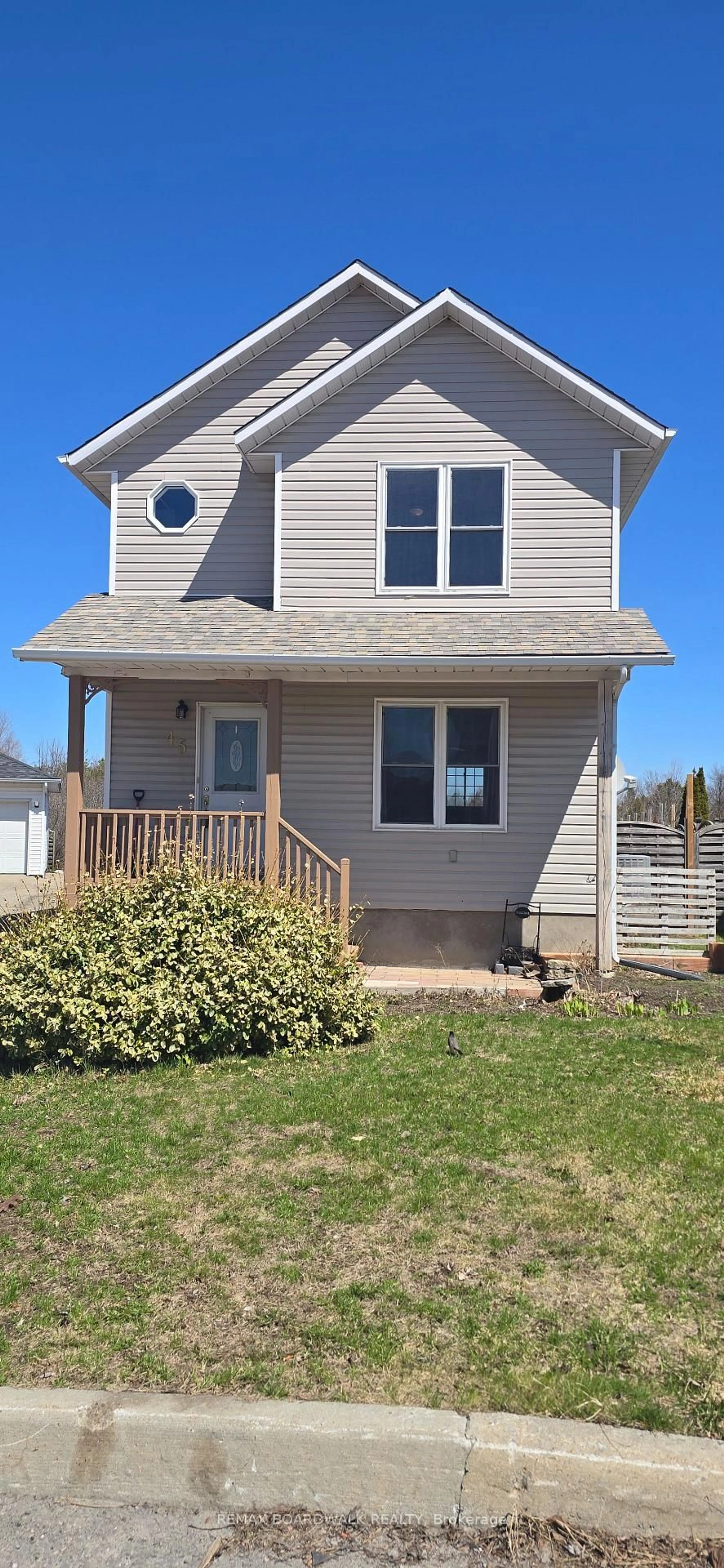 Home with vinyl exterior material, street for 45 Johnston St, Carleton Place Ontario K7C 4R7
