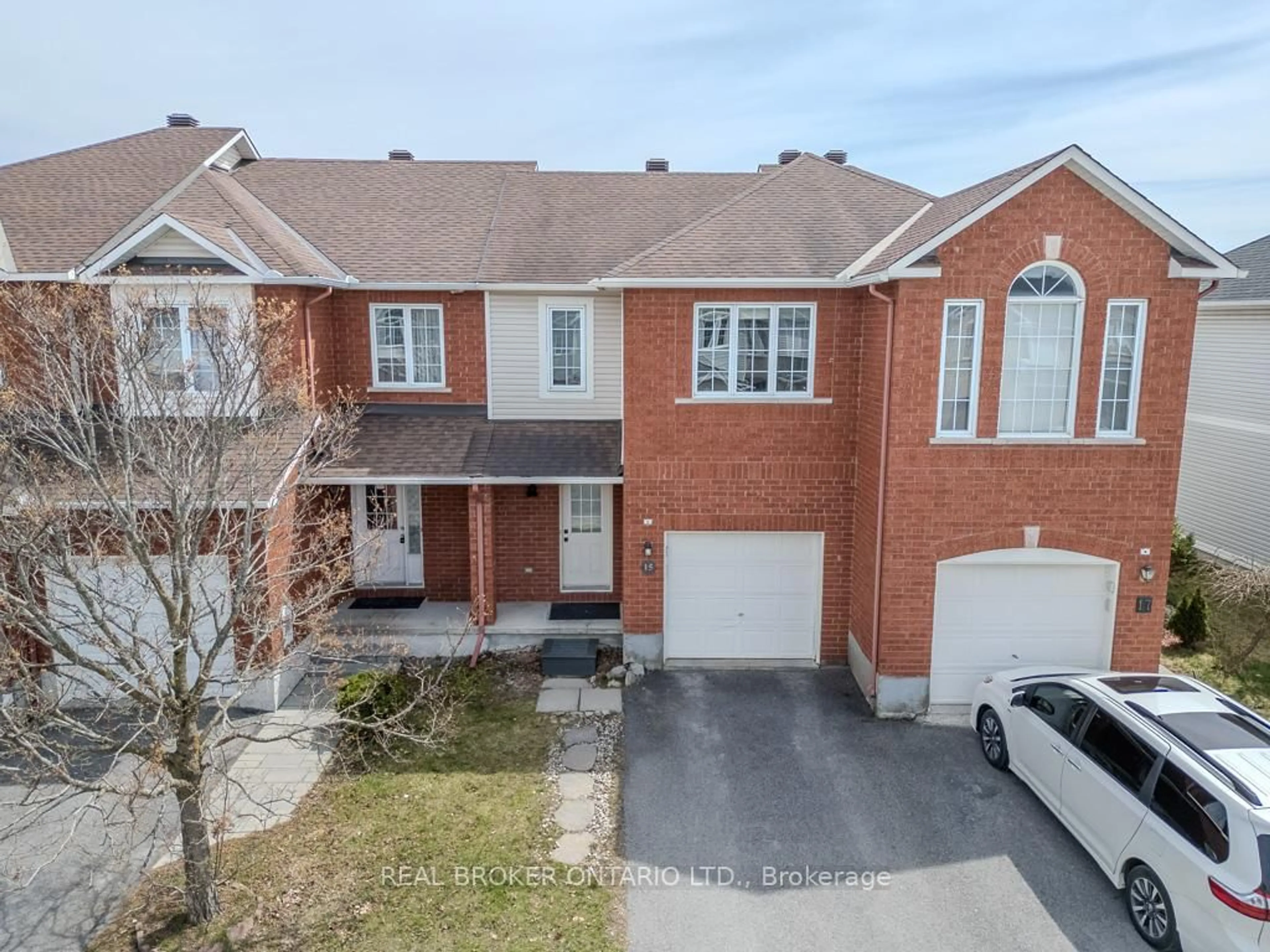 A pic from outside/outdoor area/front of a property/back of a property/a pic from drone, street for 15 Calaveras Ave, Ottawa Ontario K2J 4Z8