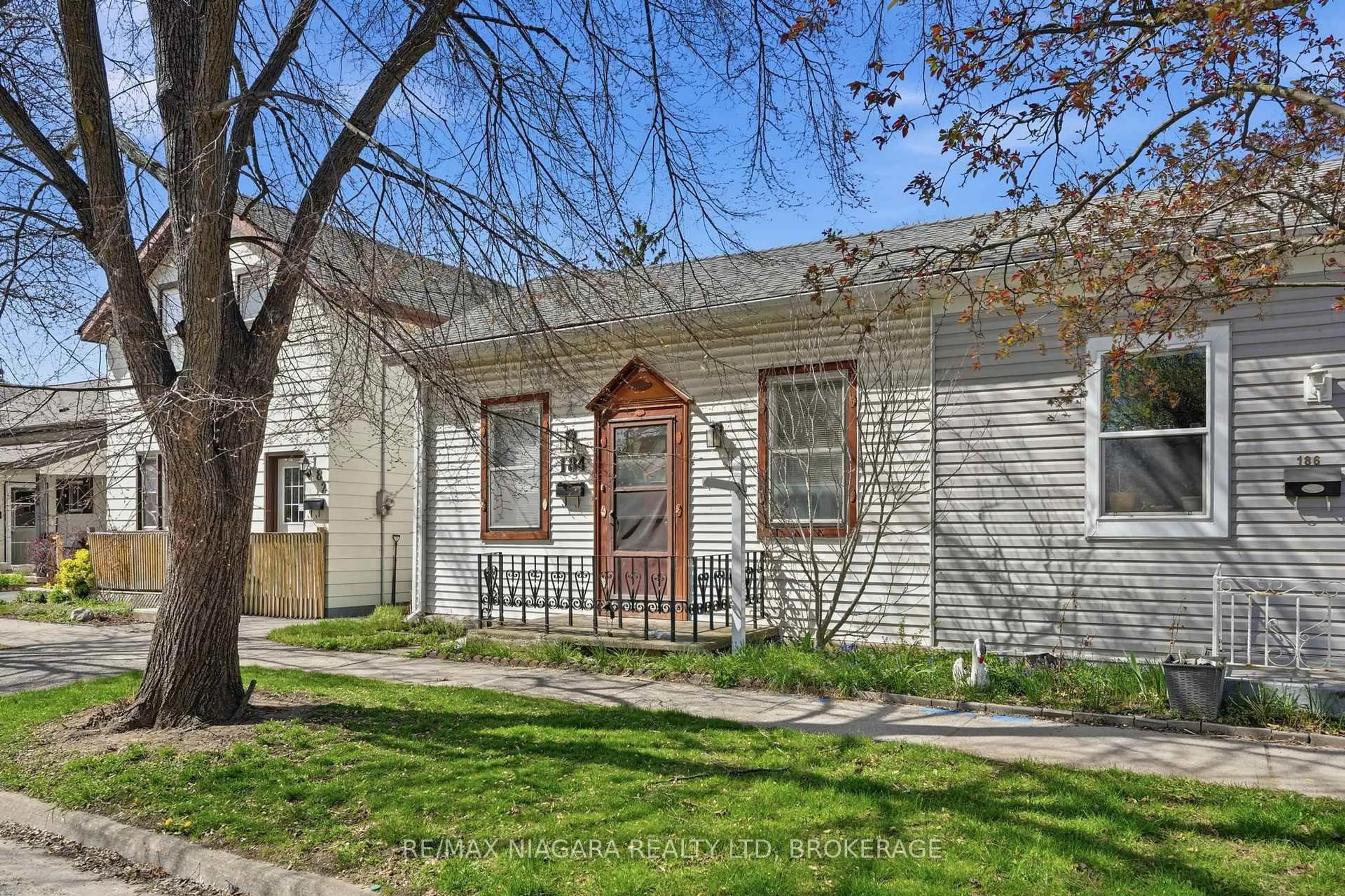 Unknown for 184 Wellington St, Brantford Ontario N3S 3Y9