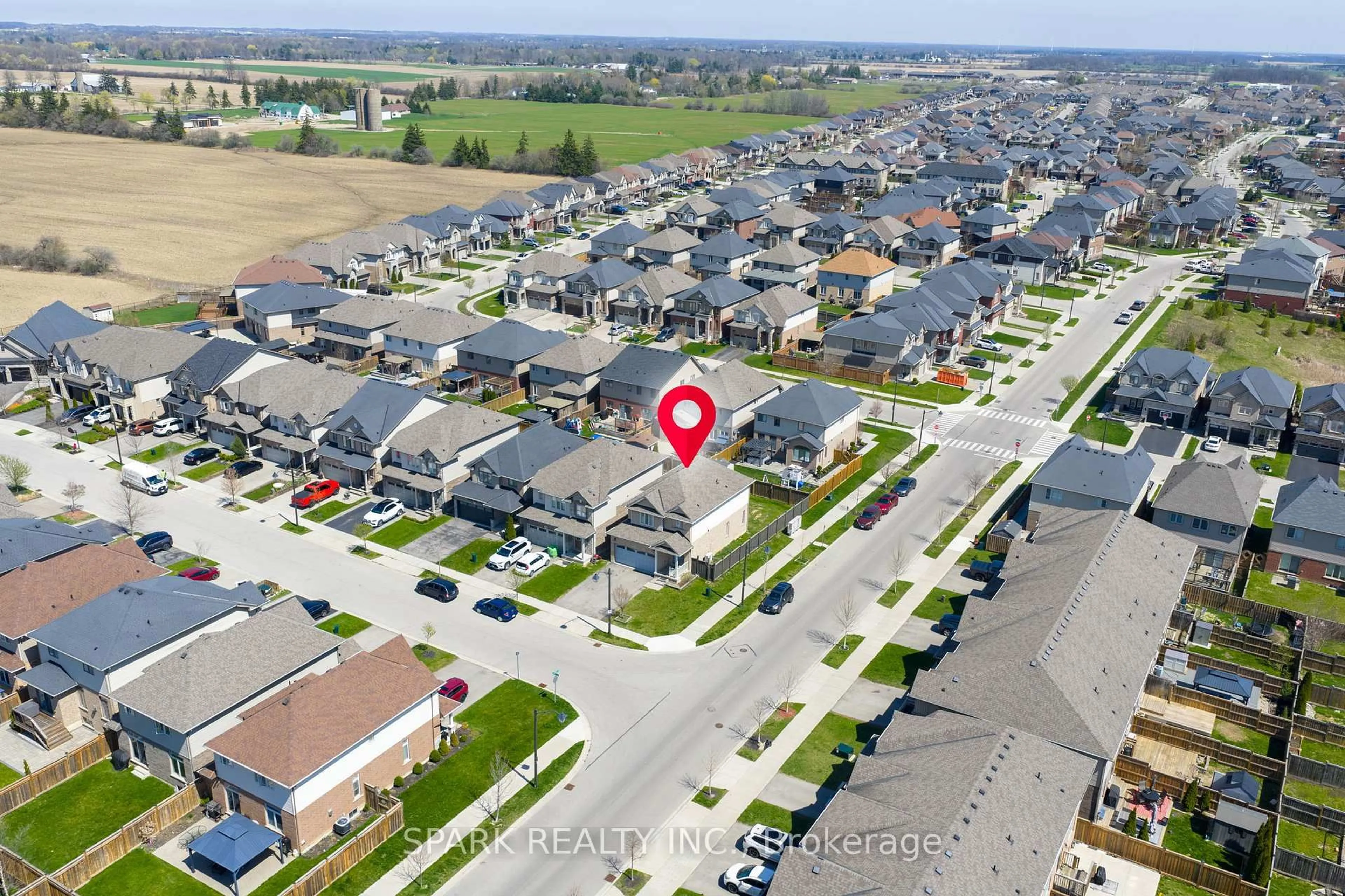 A pic from outside/outdoor area/front of a property/back of a property/a pic from drone, street for 4 Cutts Cres, Hamilton Ontario L0R 1C0
