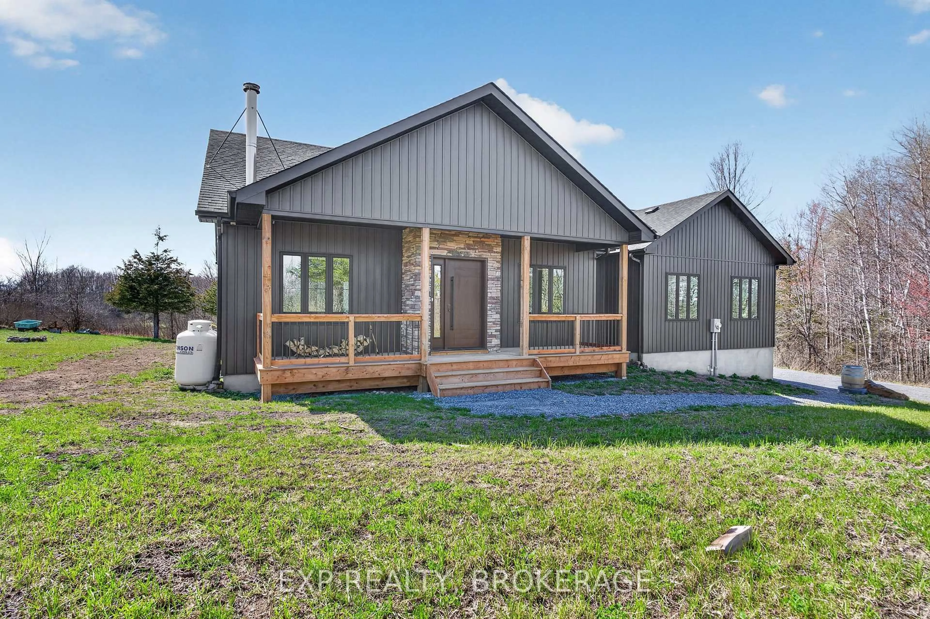 Home with vinyl exterior material, building for 9304 PERTH Rd, Rideau Lakes Ontario K0G 1X0