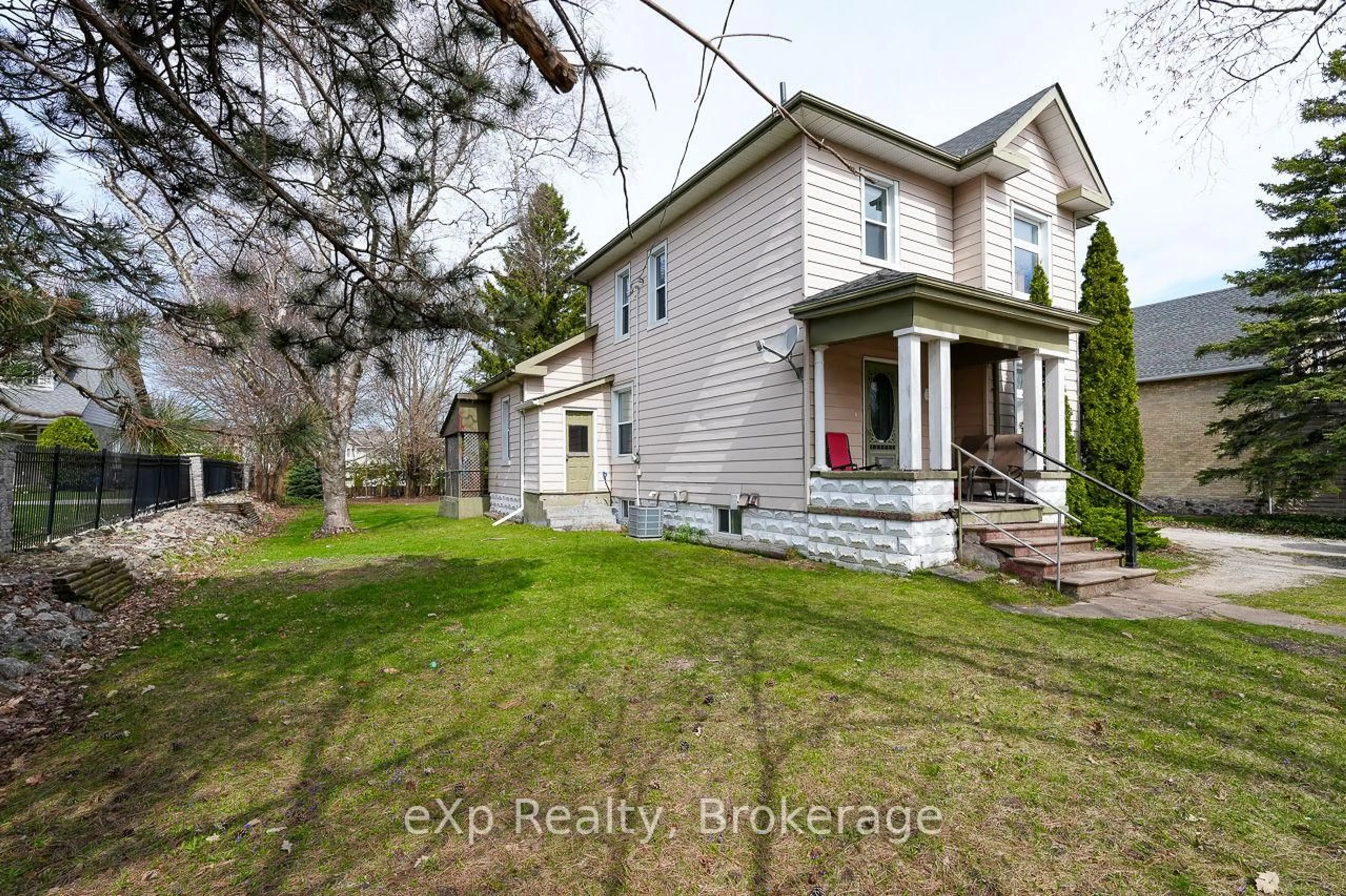 A pic from outside/outdoor area/front of a property/back of a property/a pic from drone, building for 79 Albert St, Saugeen Shores Ontario N0H 2L0