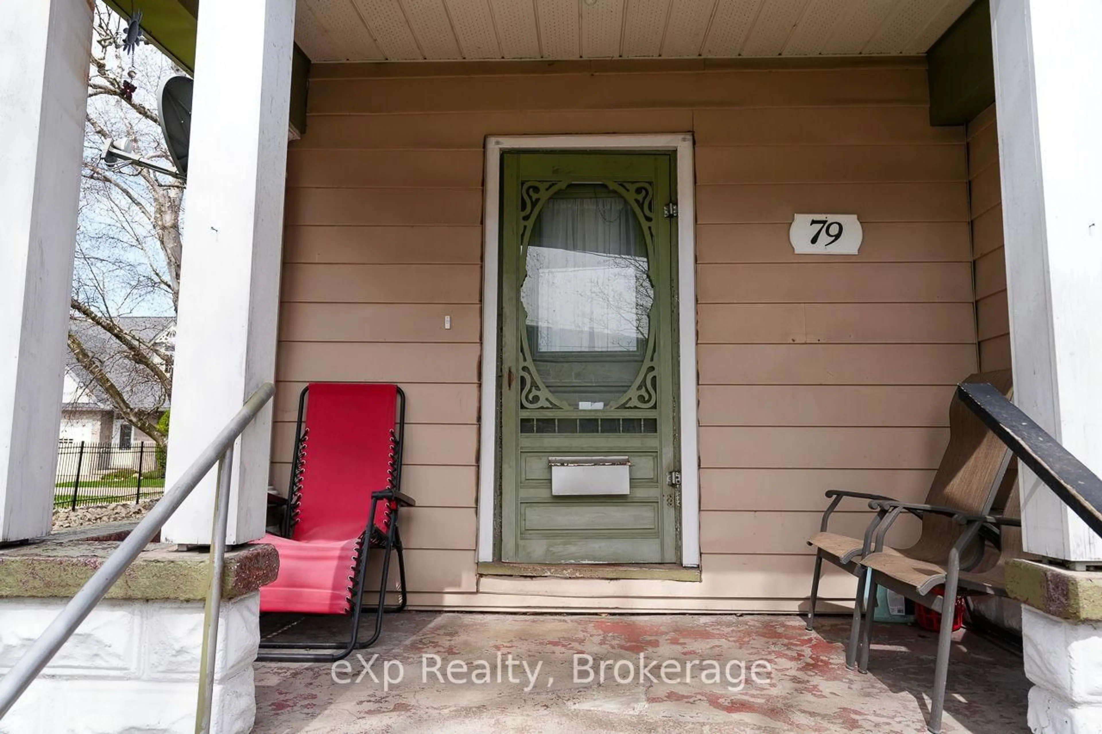 Indoor entryway for 79 Albert St, Saugeen Shores Ontario N0H 2L0