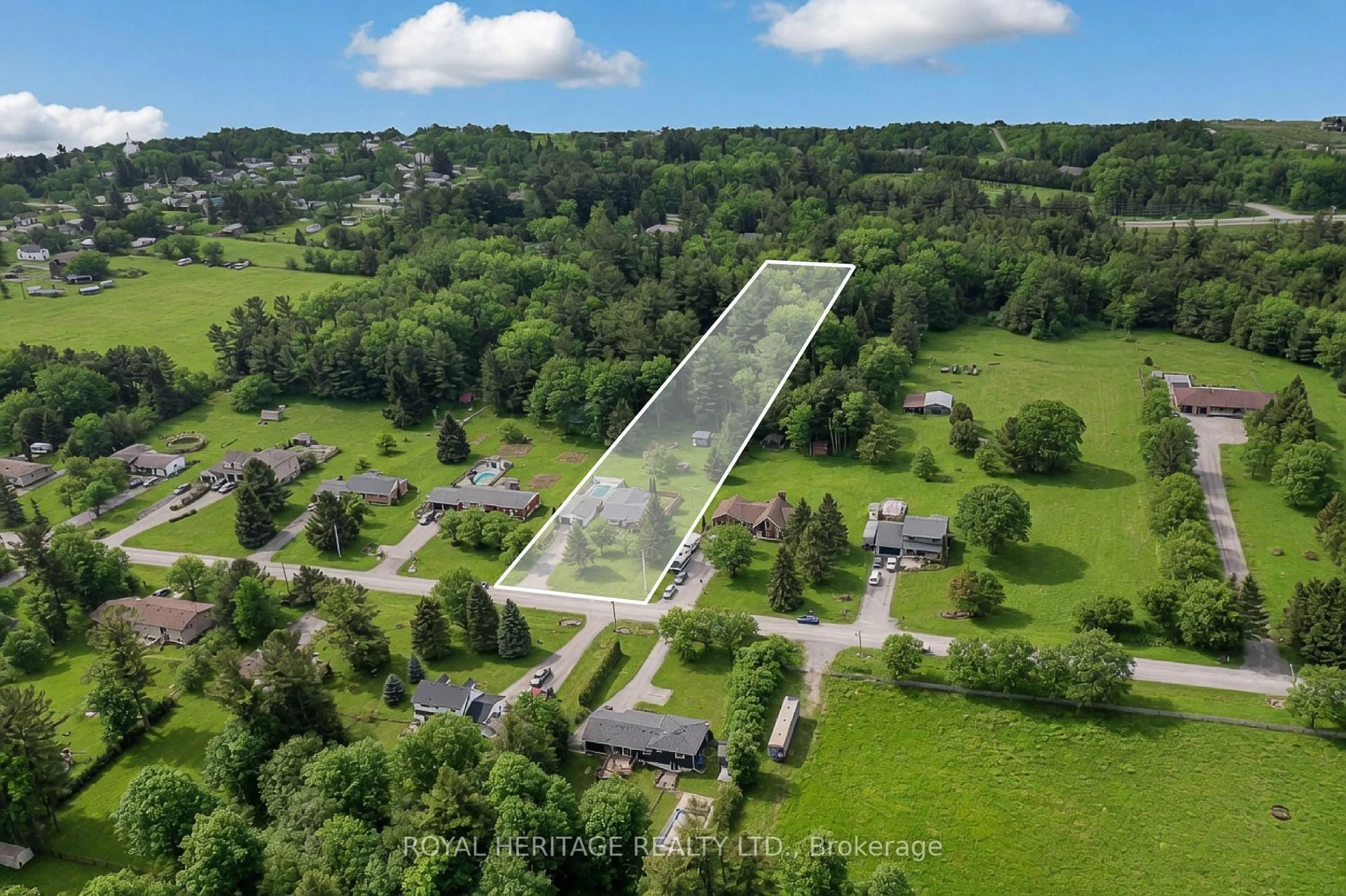 A pic from outside/outdoor area/front of a property/back of a property/a pic from drone, building for 194 Clitheroe Rd, Alnwick/Haldimand Ontario K0K 2G0