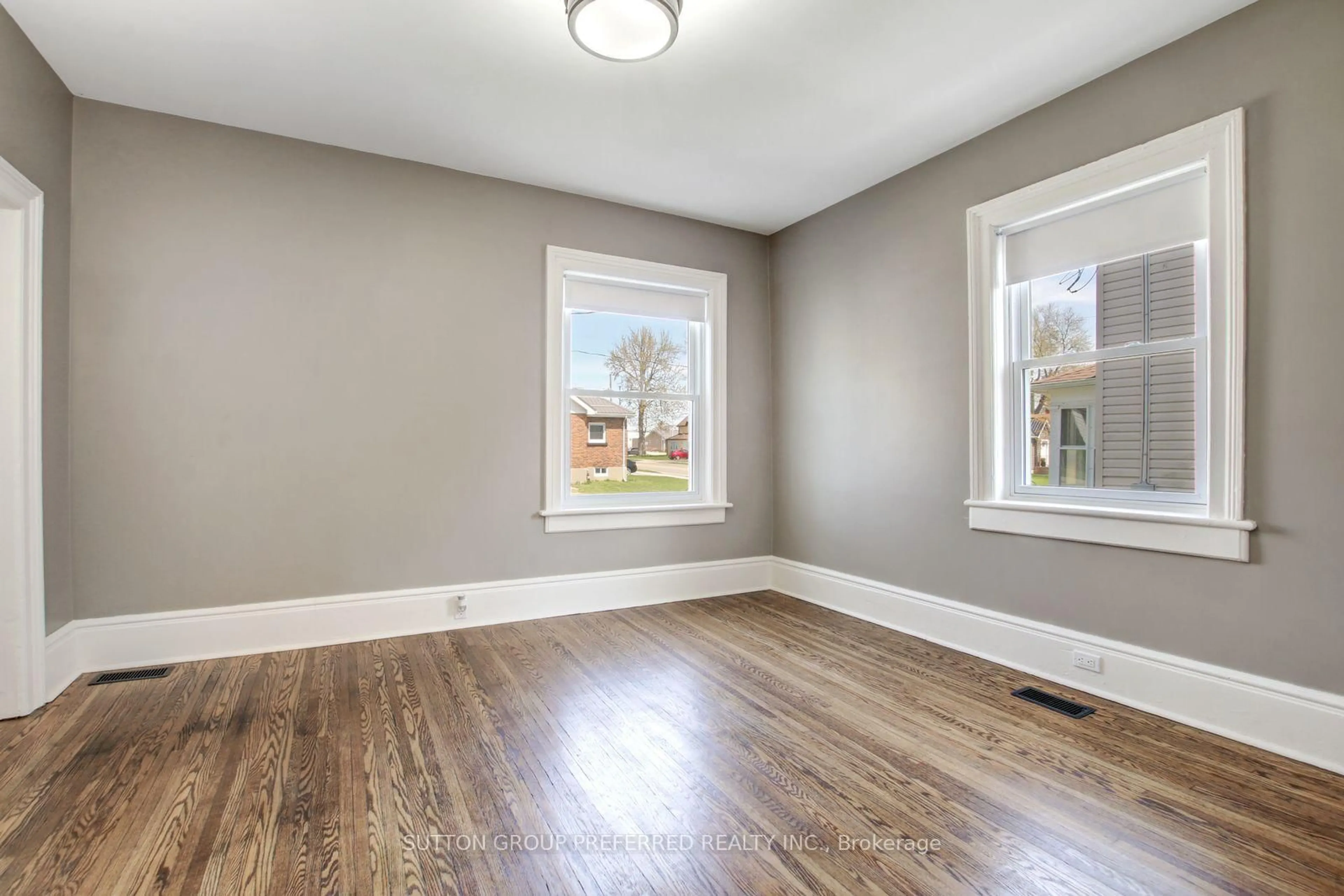A pic of a room for 123 ERIE St, St. Thomas Ontario N5R 2N1