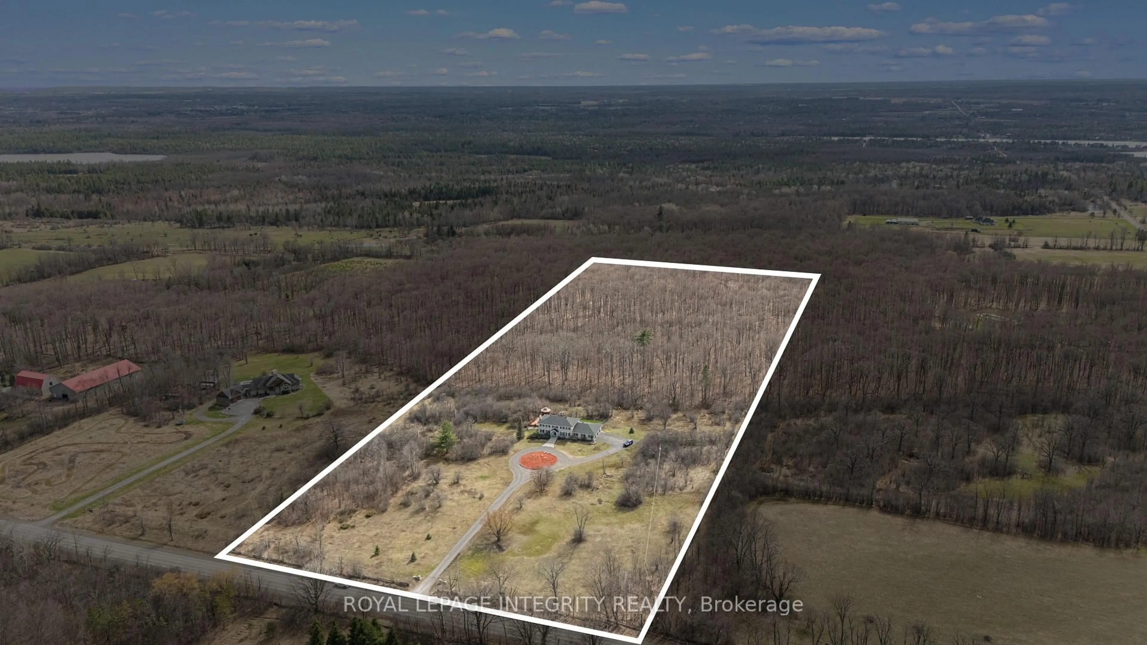 A pic from outside/outdoor area/front of a property/back of a property/a pic from drone, water/lake/river/ocean view for 2025 Sixth Line Rd, Ottawa Ontario K0A 1T0