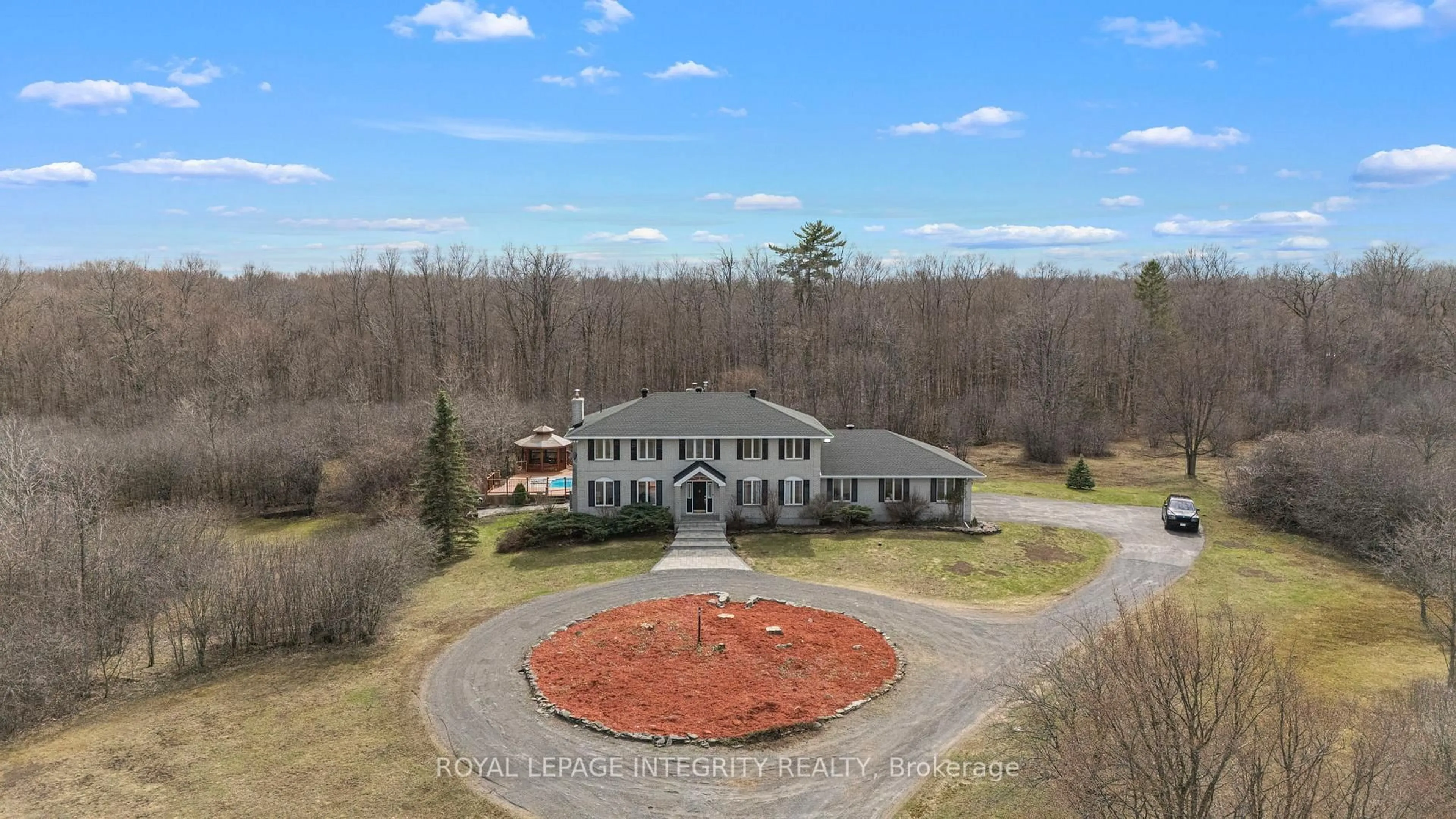 A pic from outside/outdoor area/front of a property/back of a property/a pic from drone, unknown for 2025 Sixth Line Rd, Ottawa Ontario K0A 1T0