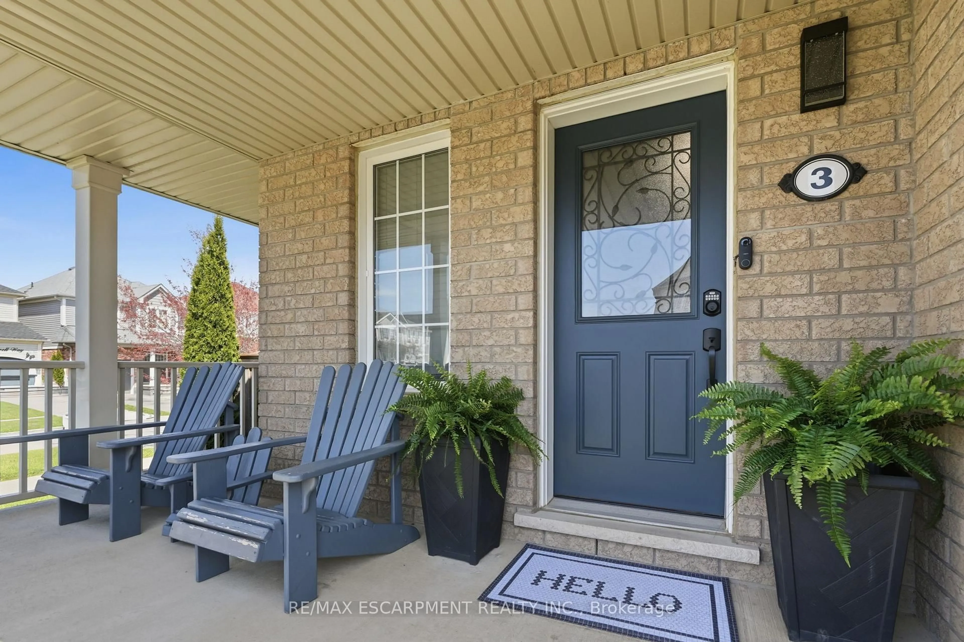 Indoor entryway for 3 Cleghorn Dr, Hamilton Ontario L0R 1C0
