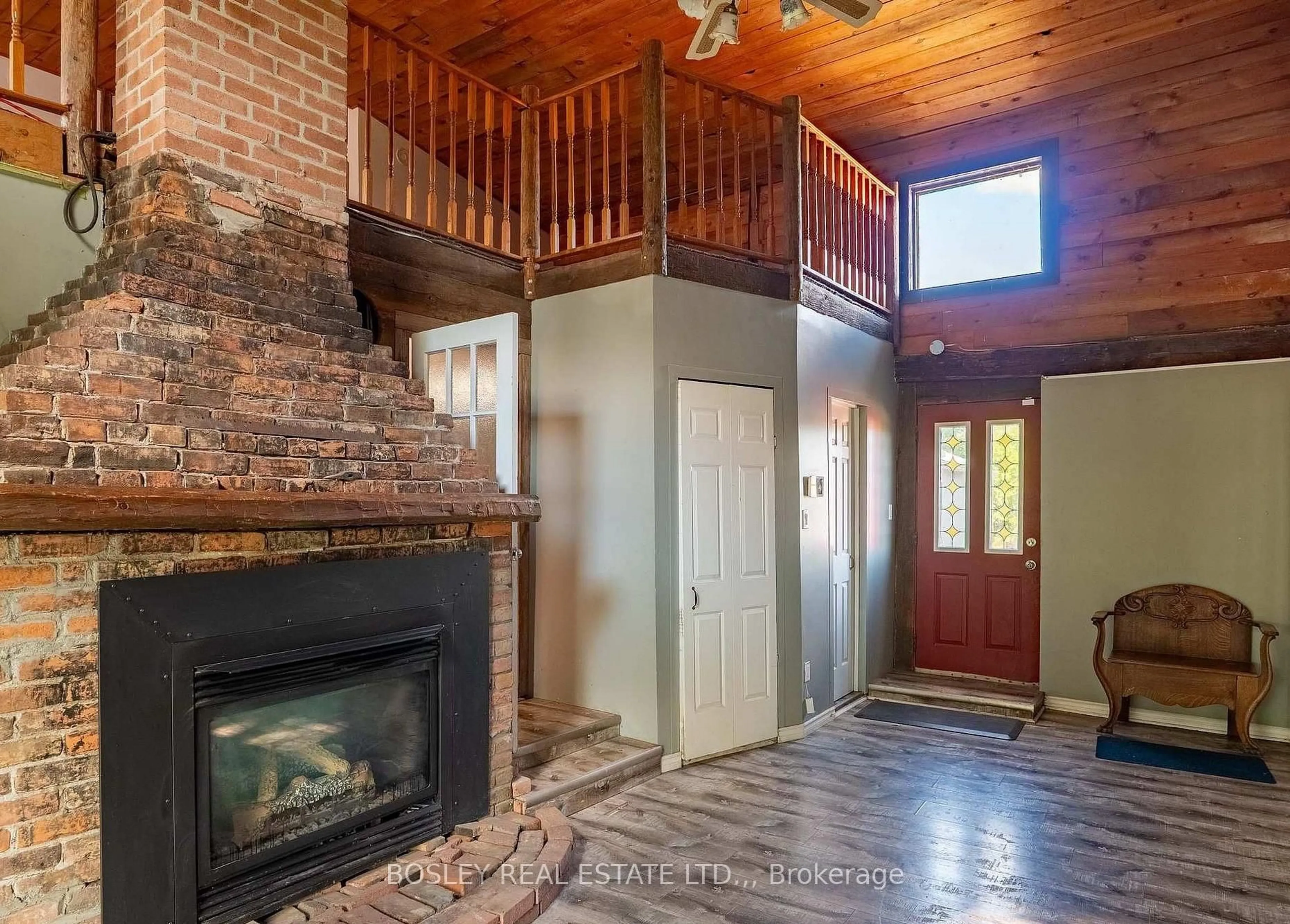 Indoor entryway for 5080 Sherkston Rd, Port Colborne Ontario L0S 1R0