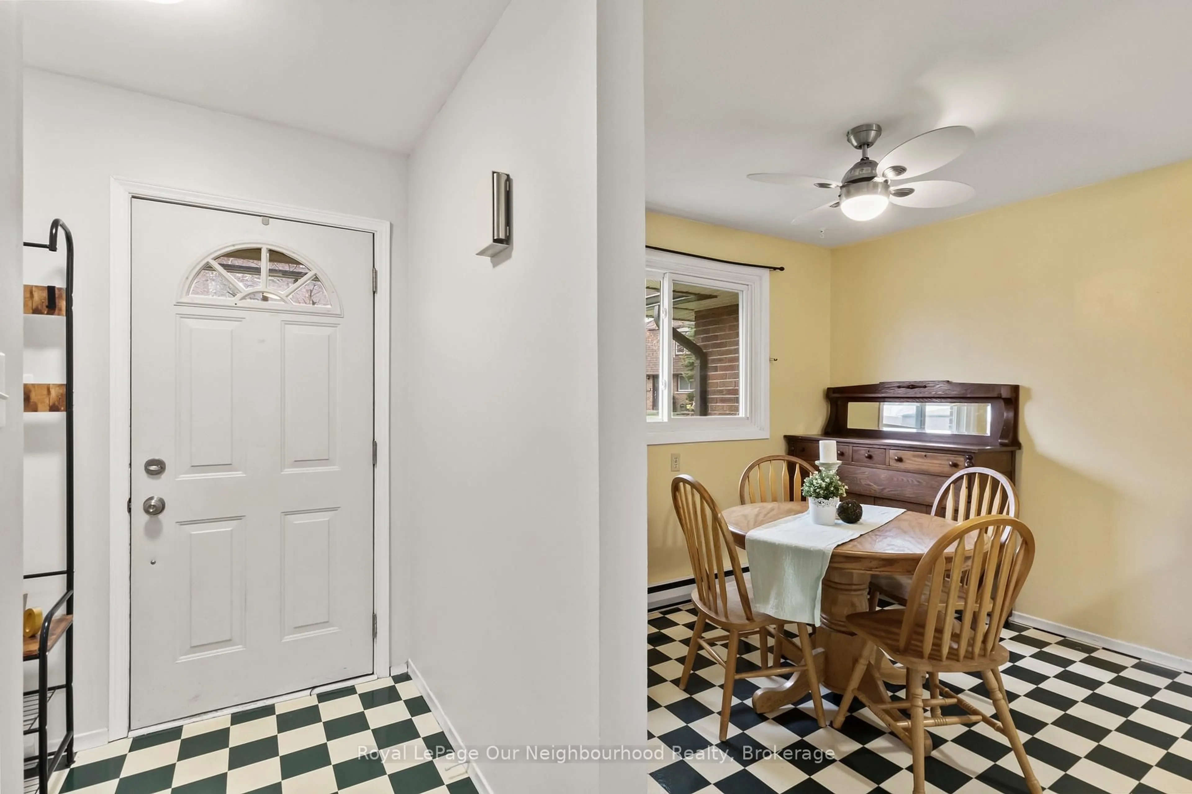 Dining room, ceramic/tile floor for 43 Prince of Wales Dr #9D, Belleville Ontario K8P 2T5