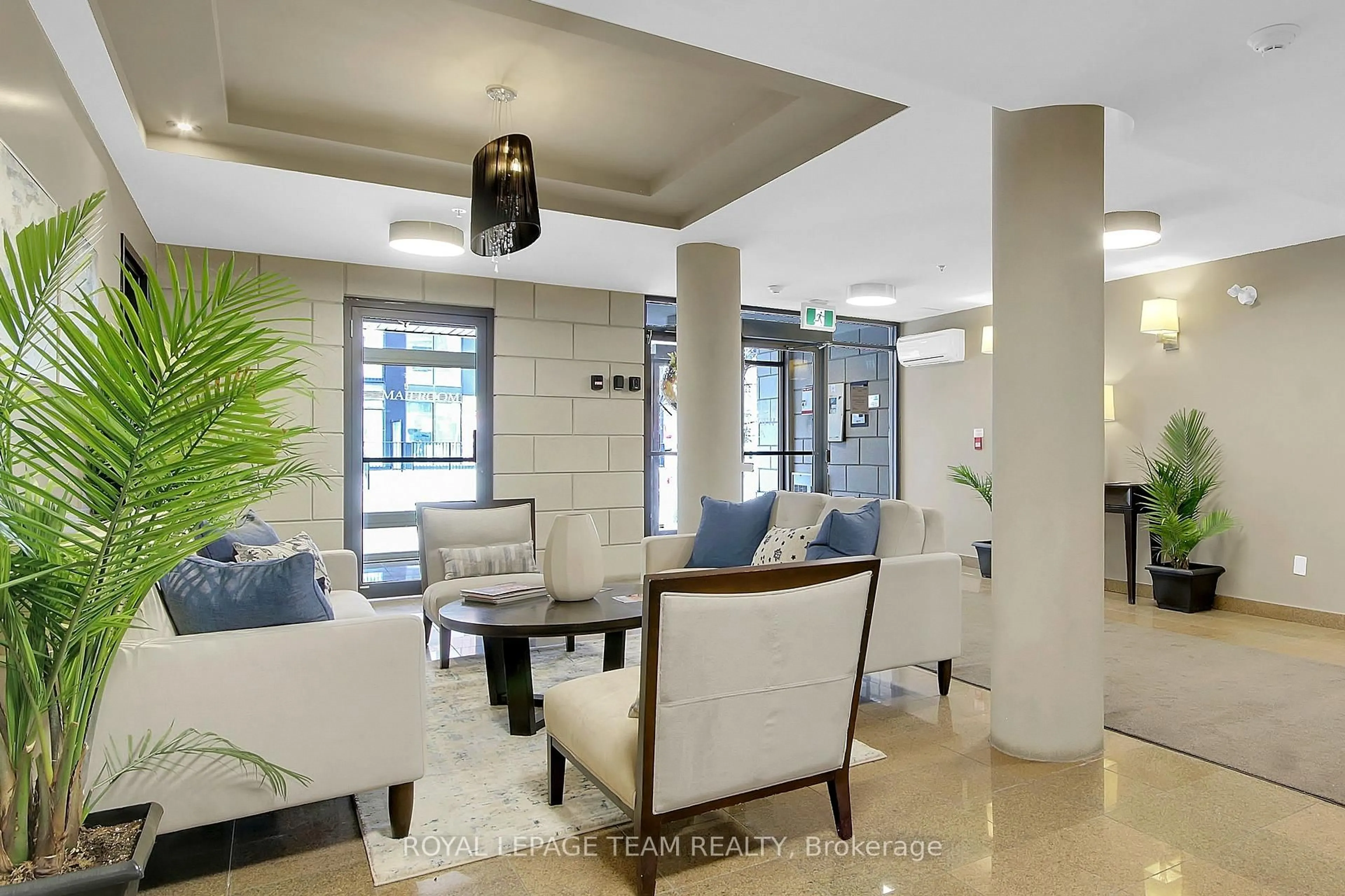 Unknown for 323 Winona Ave #208, Ottawa Ontario K1Z 5H3