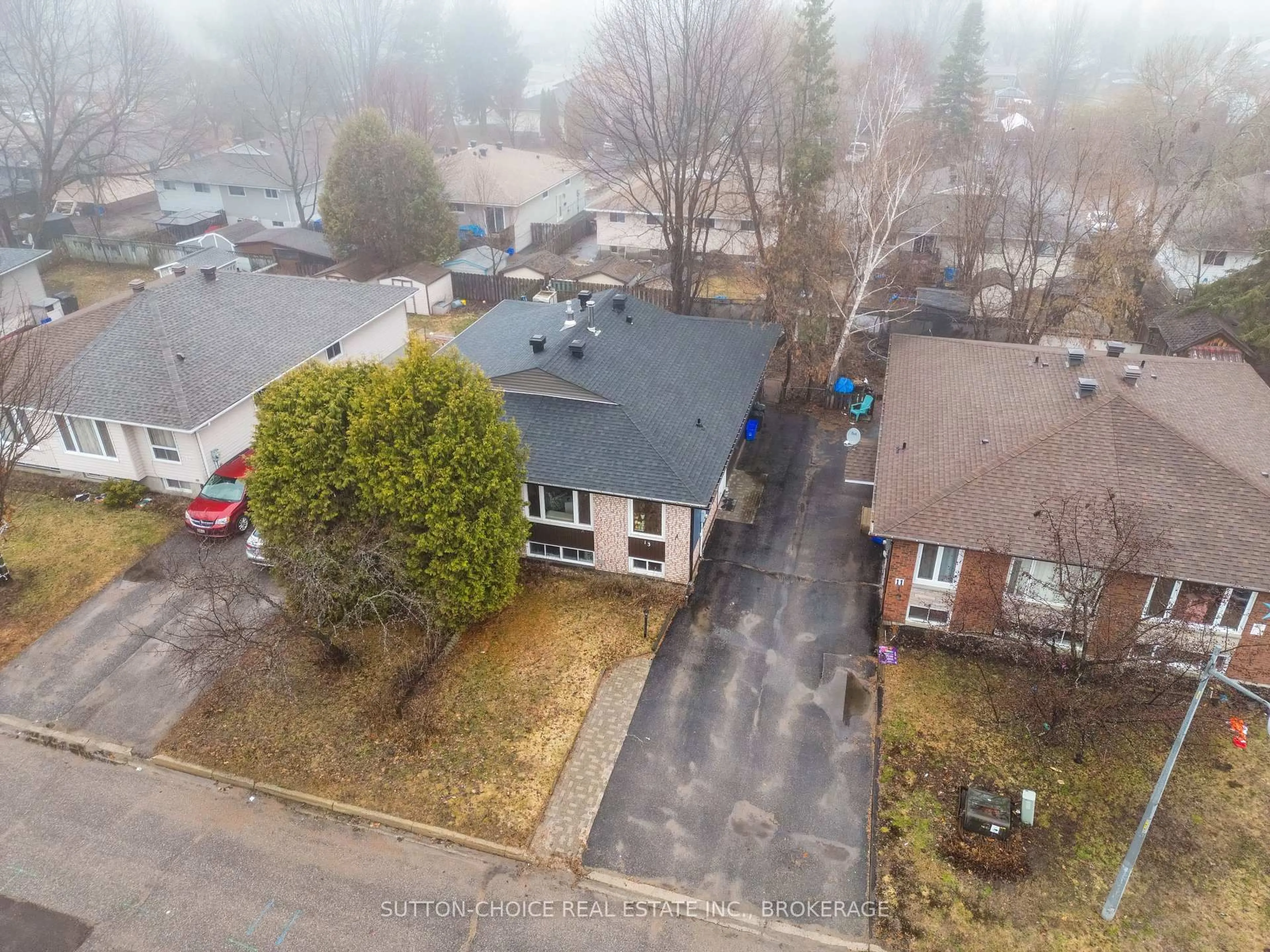 A pic from outside/outdoor area/front of a property/back of a property/a pic from drone, street for 13 Rosedale Crt, North Bay Ontario P1A 3W1